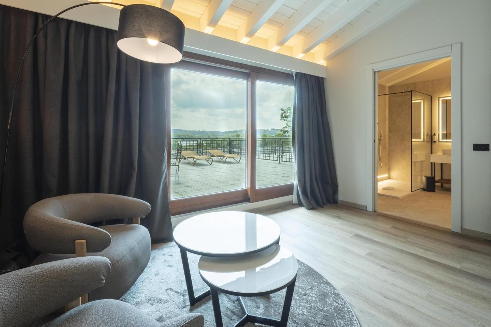 Junior Queen Suite Sofa Bed Balcony Spa Access