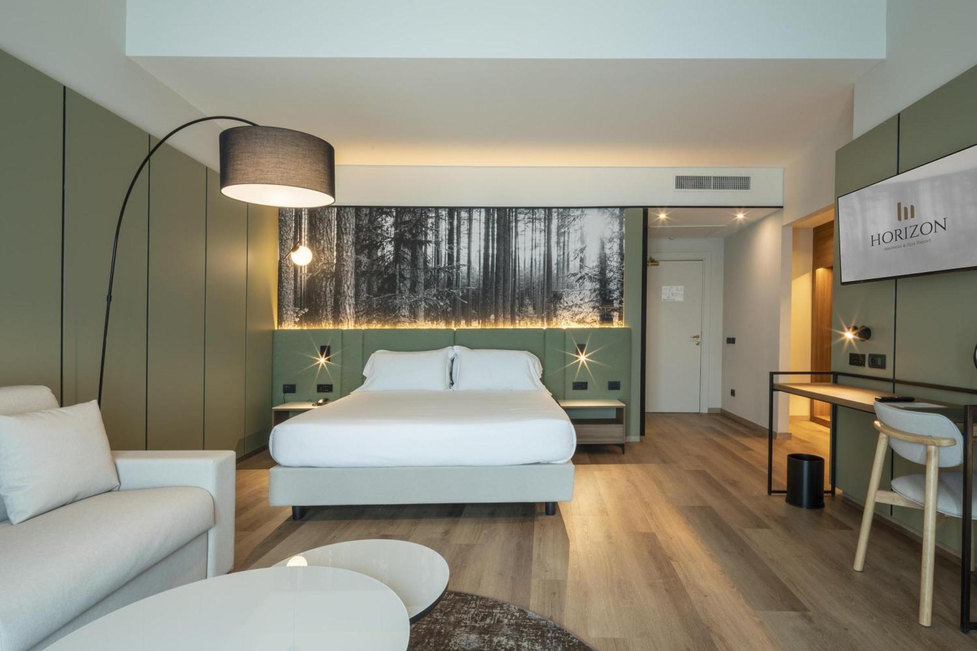 Junior Queen Suite Sofa Bed Balcony Spa Access