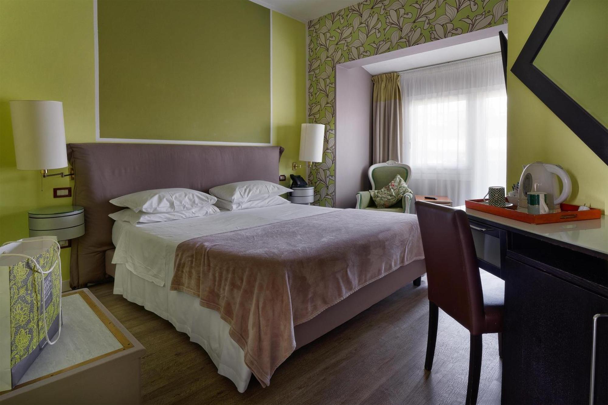 Superior King Room