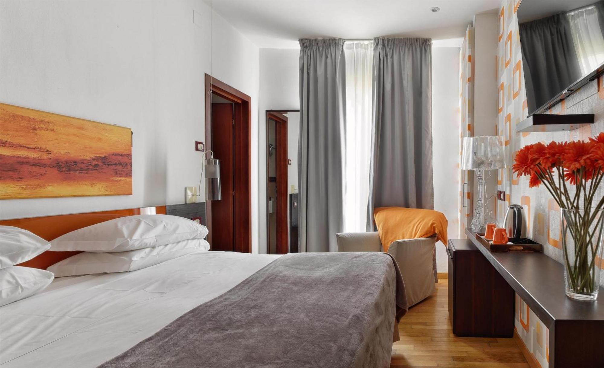Standard Queen Room