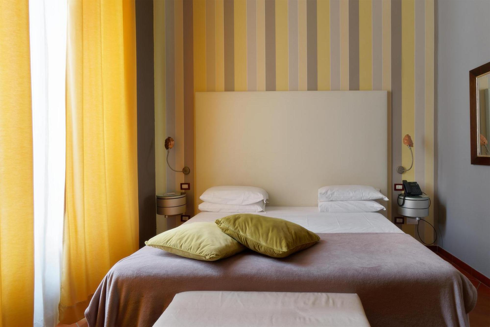 Standard Queen Room