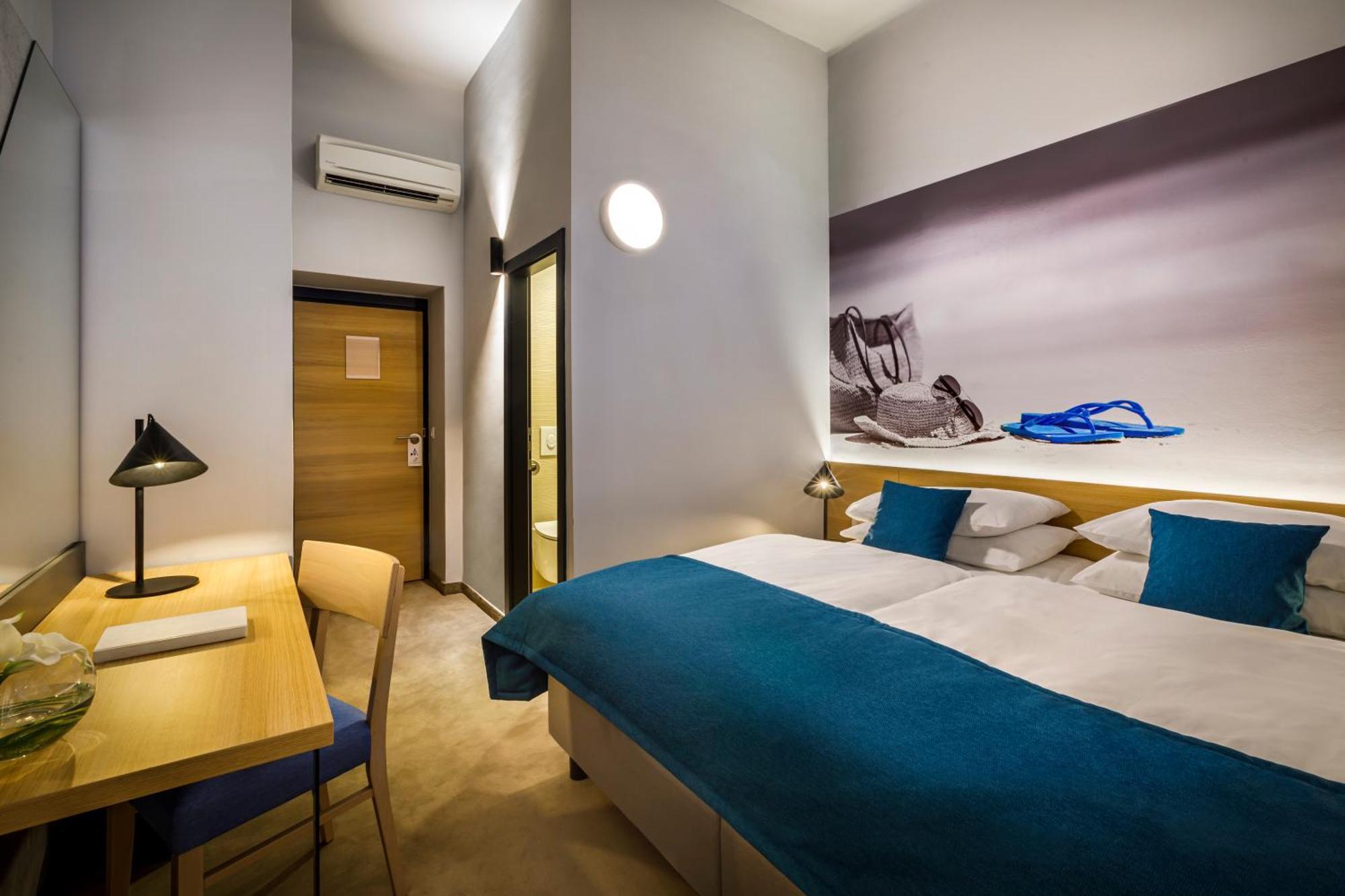 Standard Twin Room Sea View