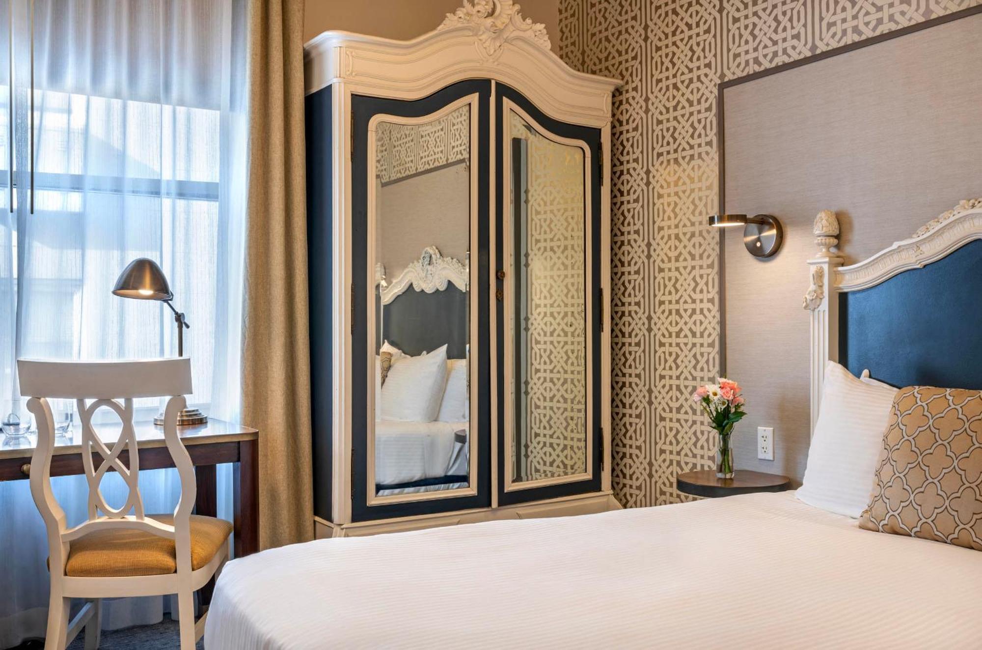 Superior Queen Room