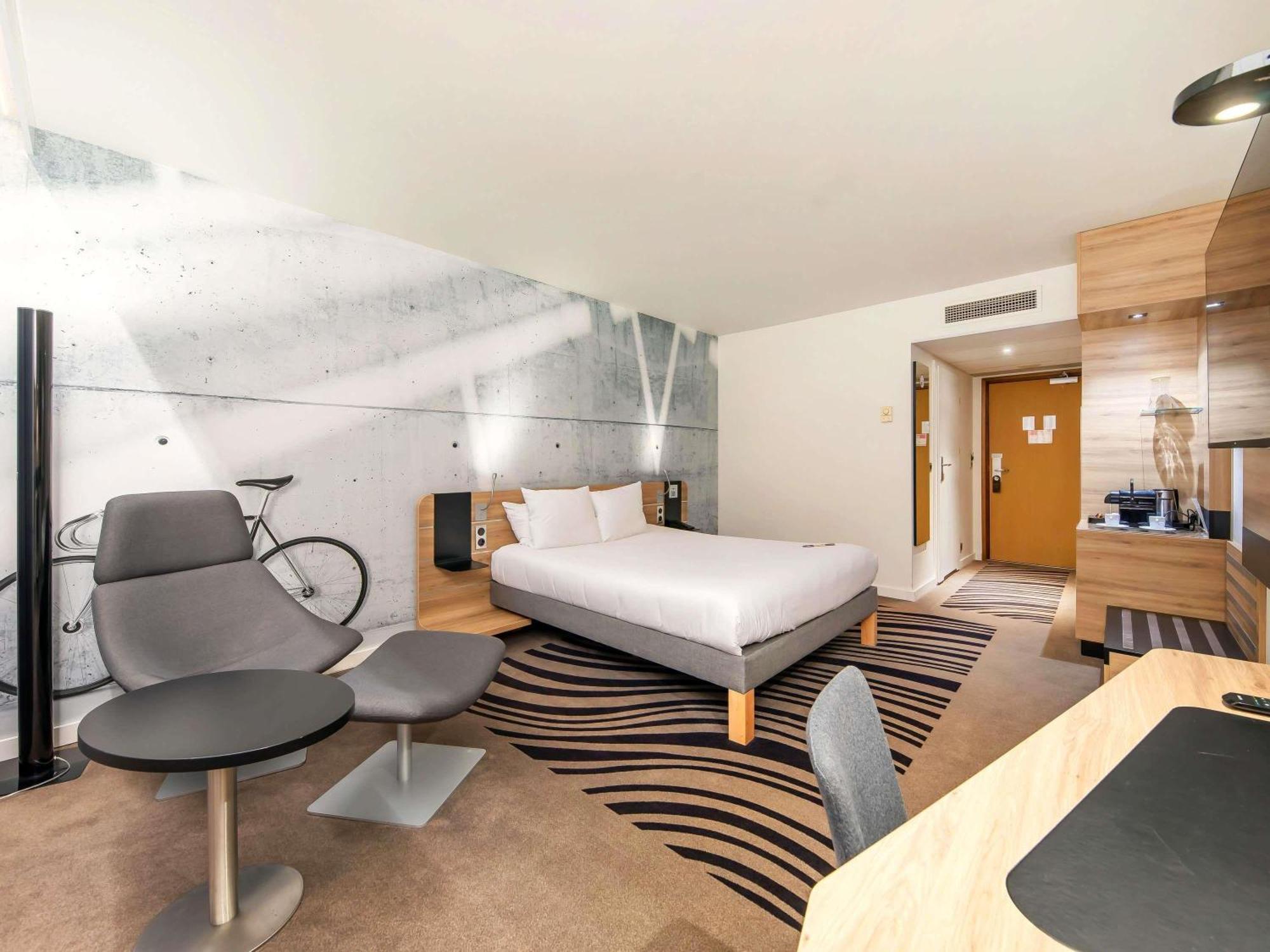 Executive Queen Room