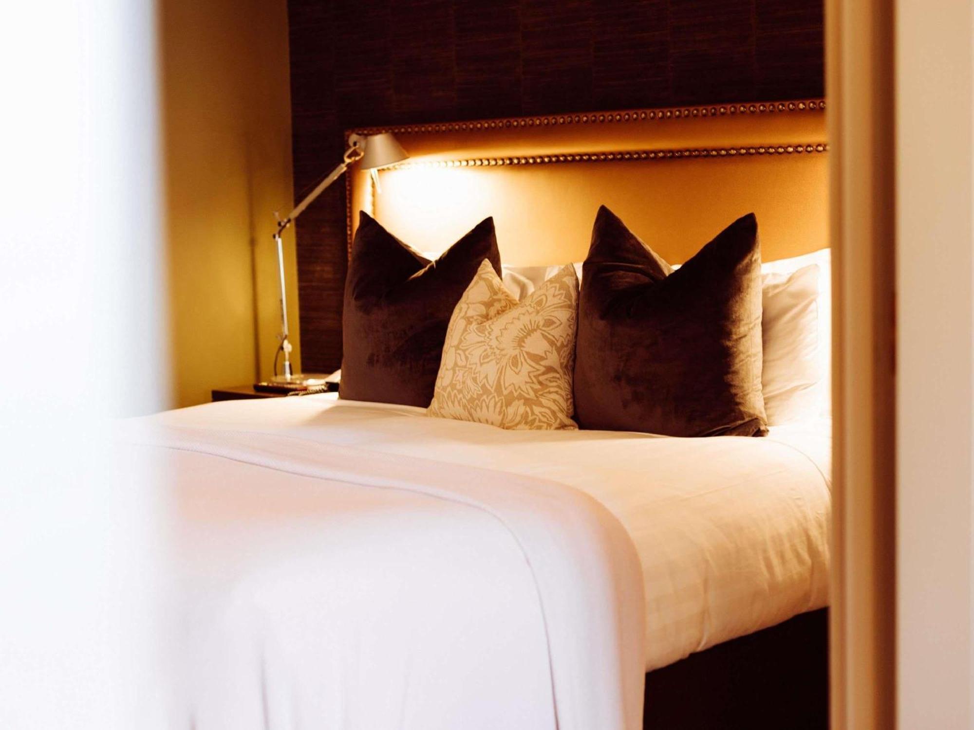 One-Bedroom King Suite