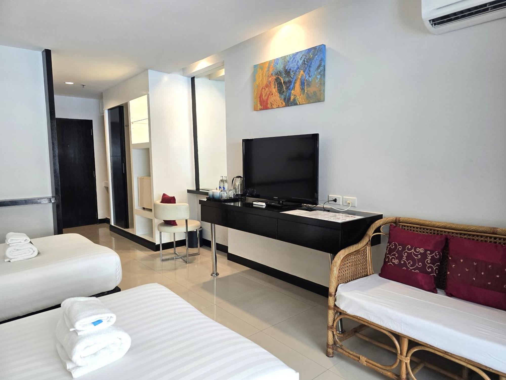 Deluxe Double Room Pool Access