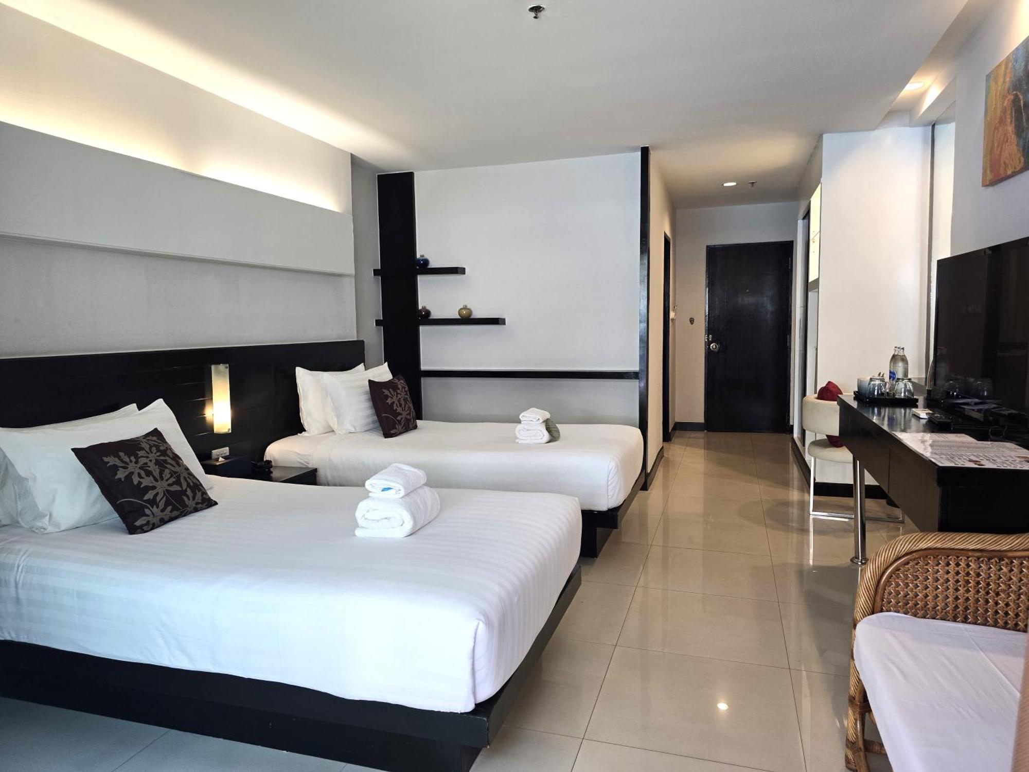 Deluxe Double Room Pool Access