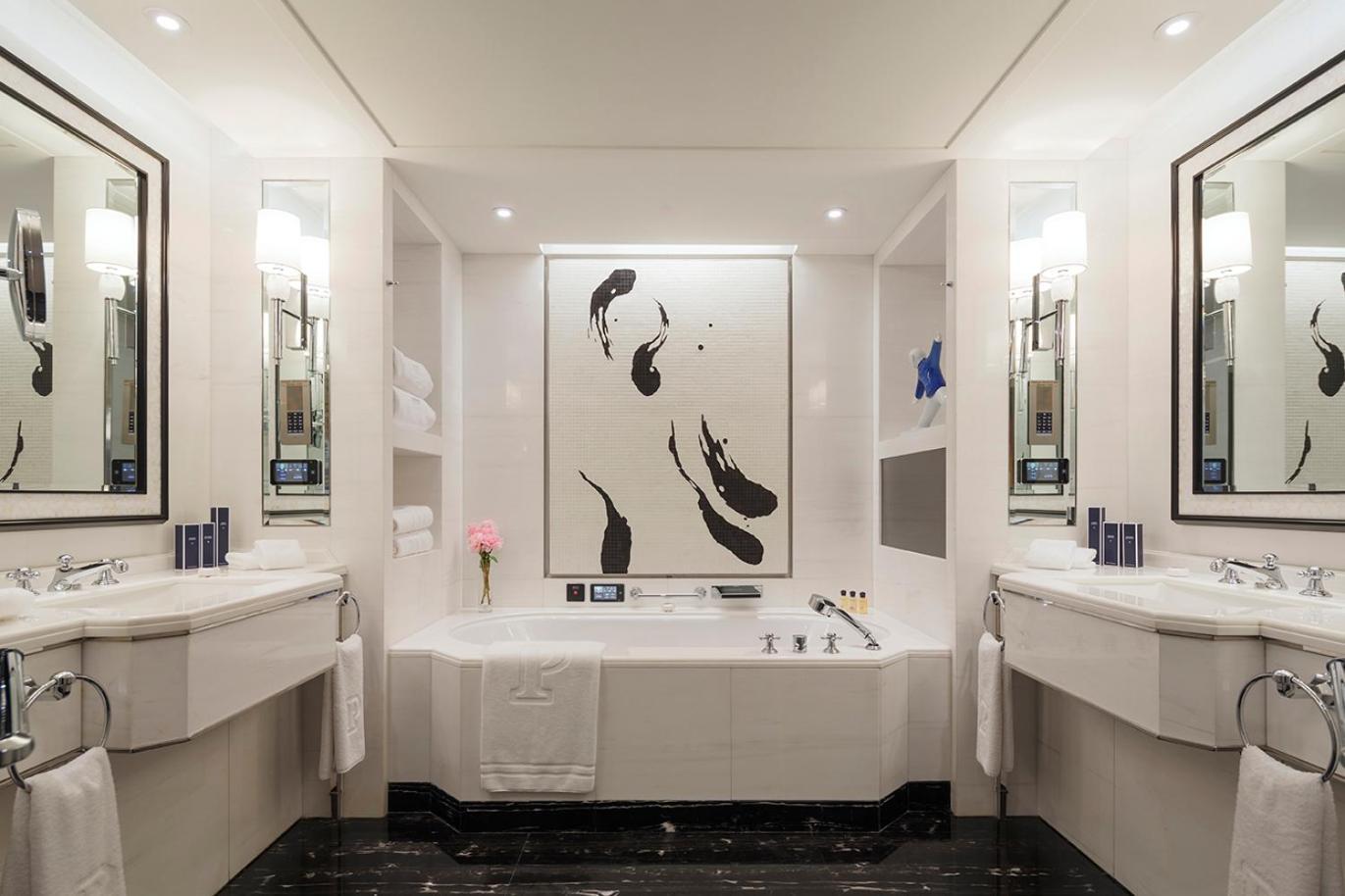 Superior King Suite