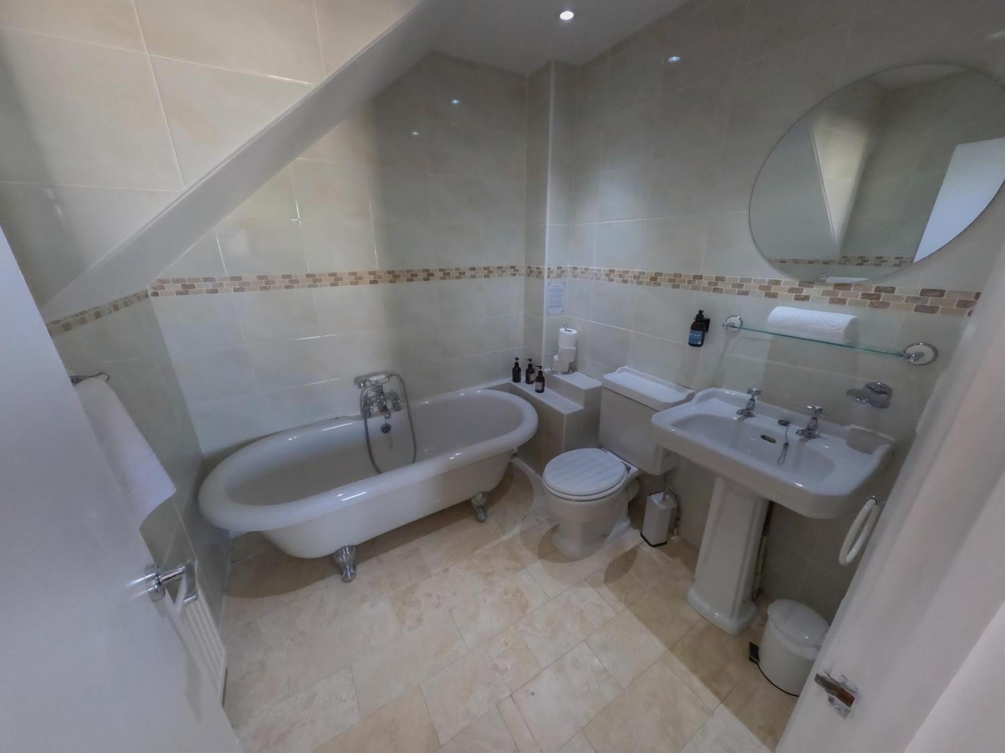 Double or Twin Room Private Bathroom