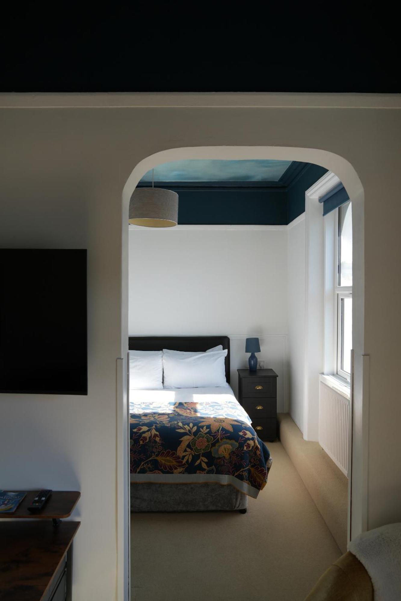 Double or Twin Room Private Bathroom