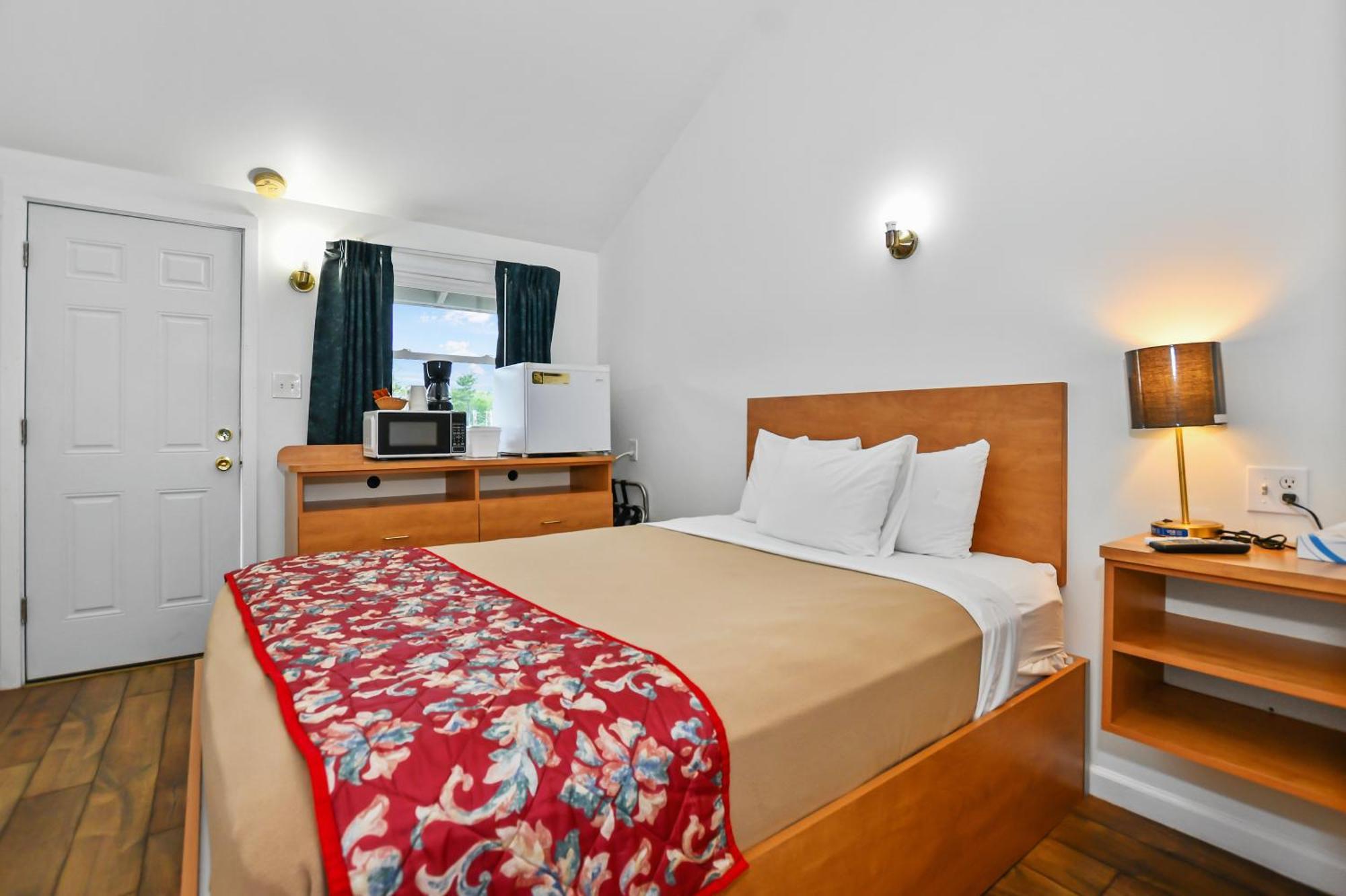 Einzelzimmer mit Queensize-Bett
