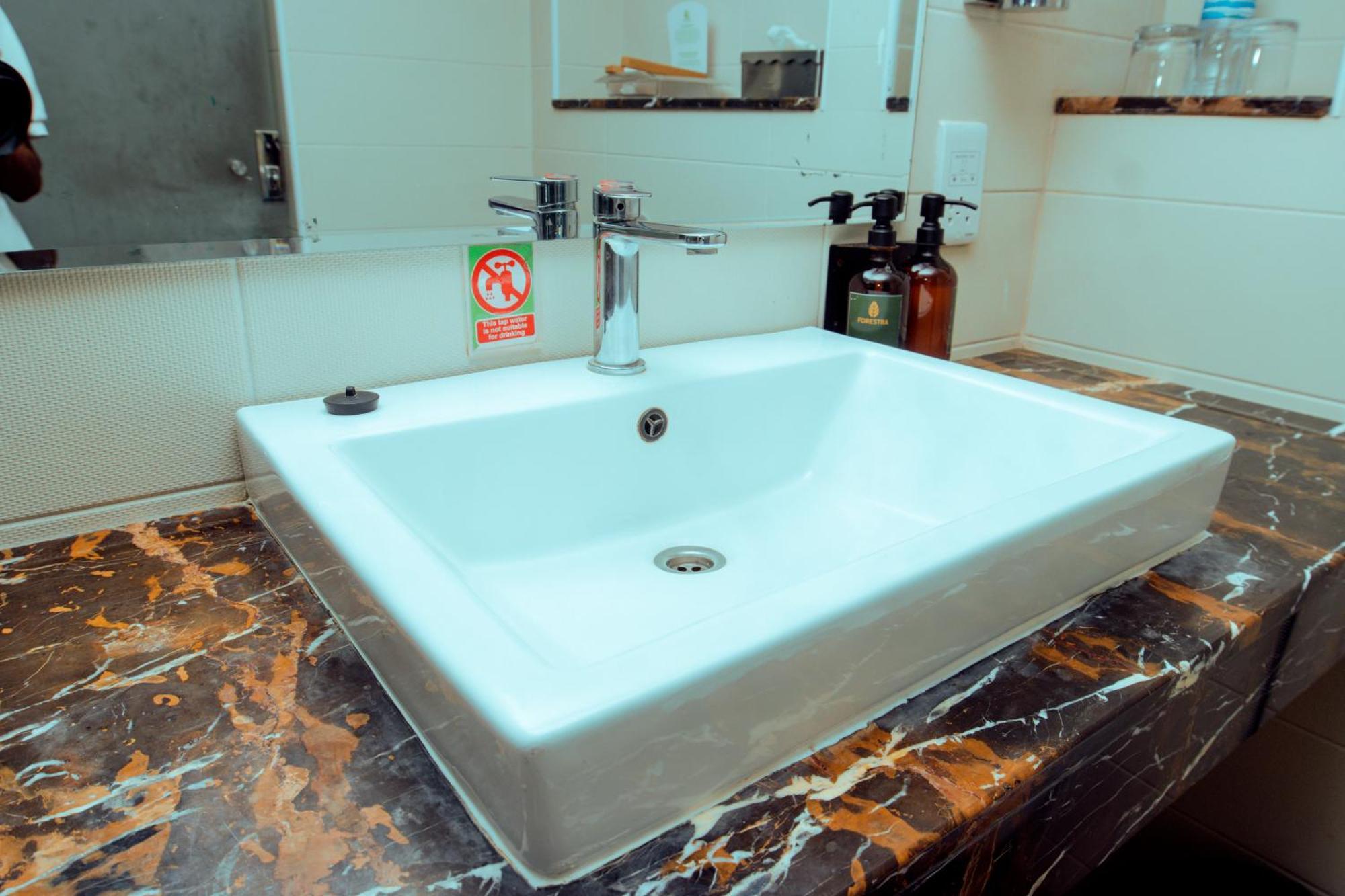 2 Single Standard 25sqm