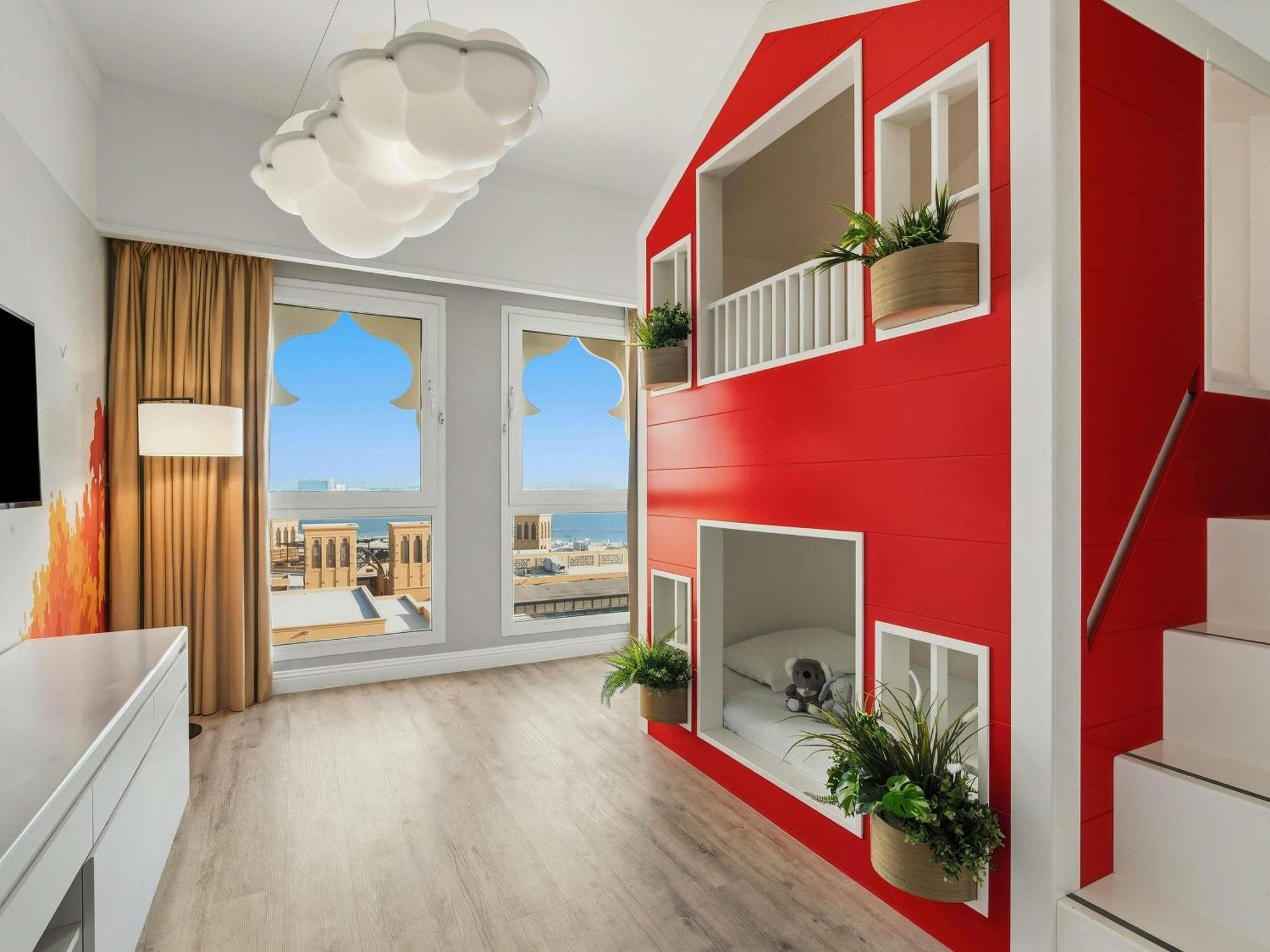 Family Suite Kids Escape