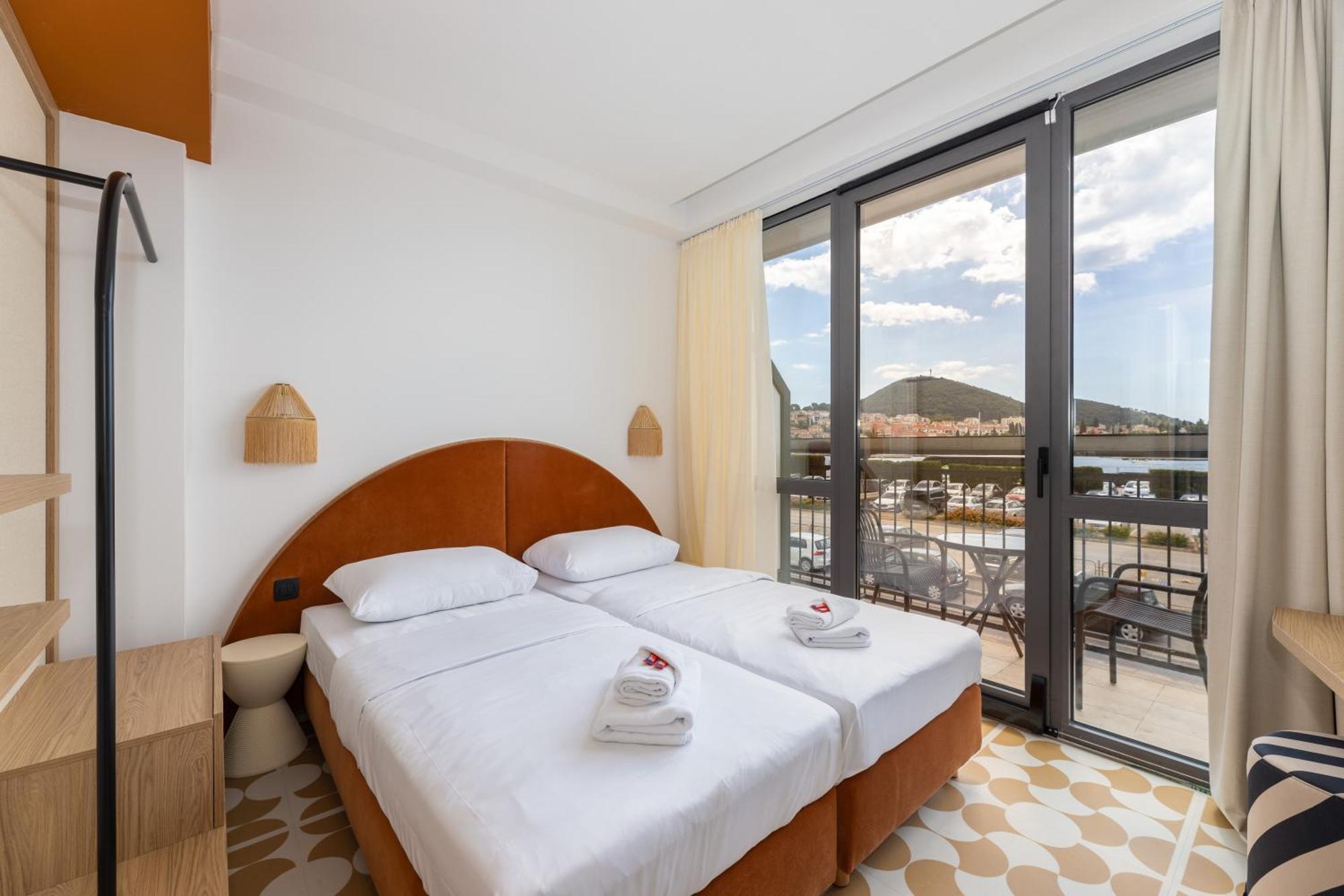 Double or Twin Room Sea View