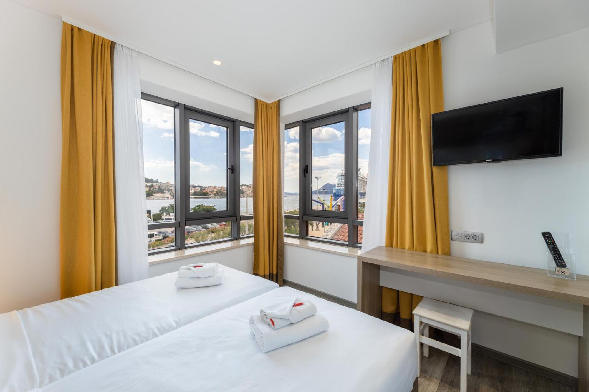 Double or Twin Room Sea View
