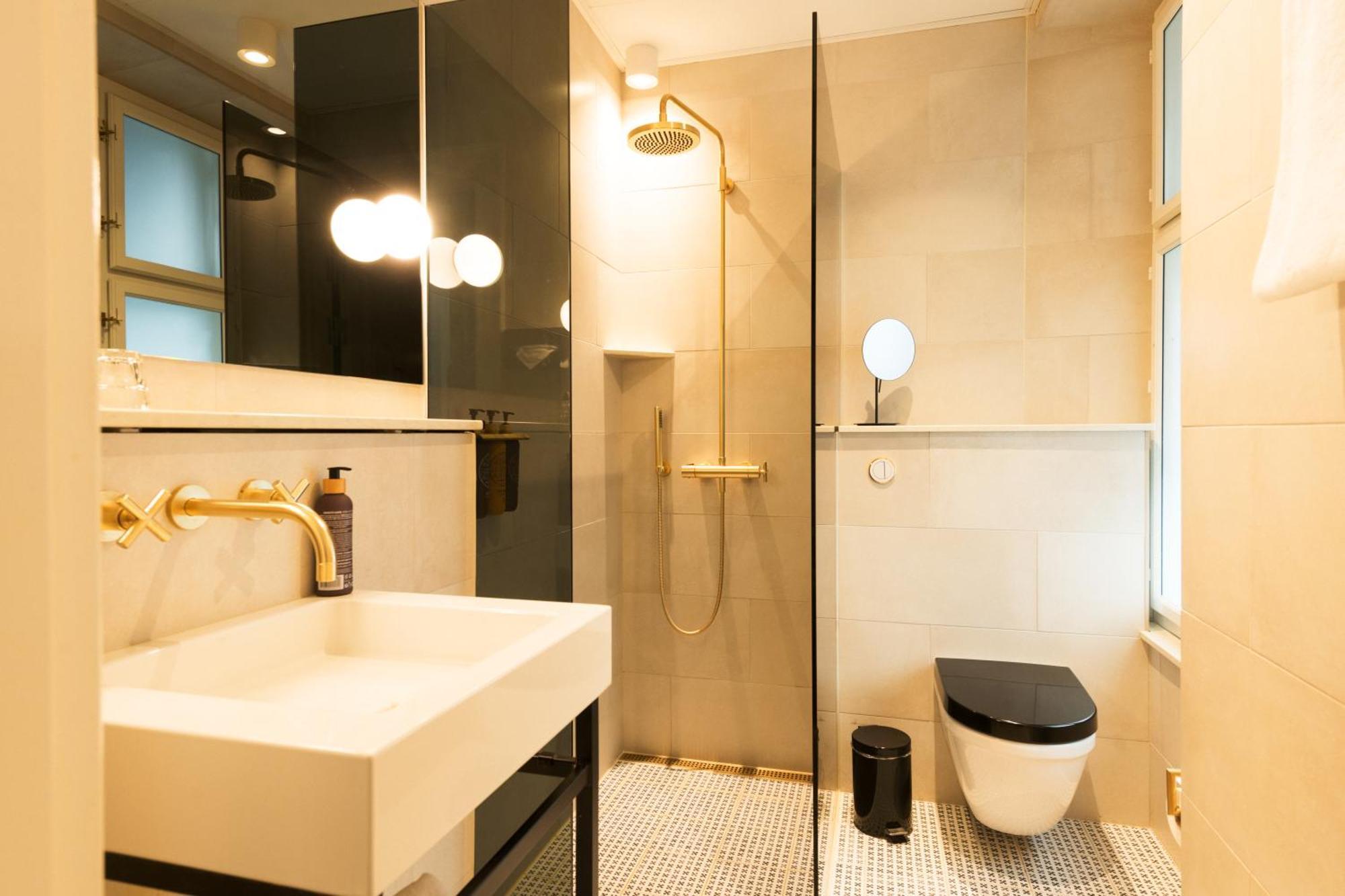 Medium Double Room