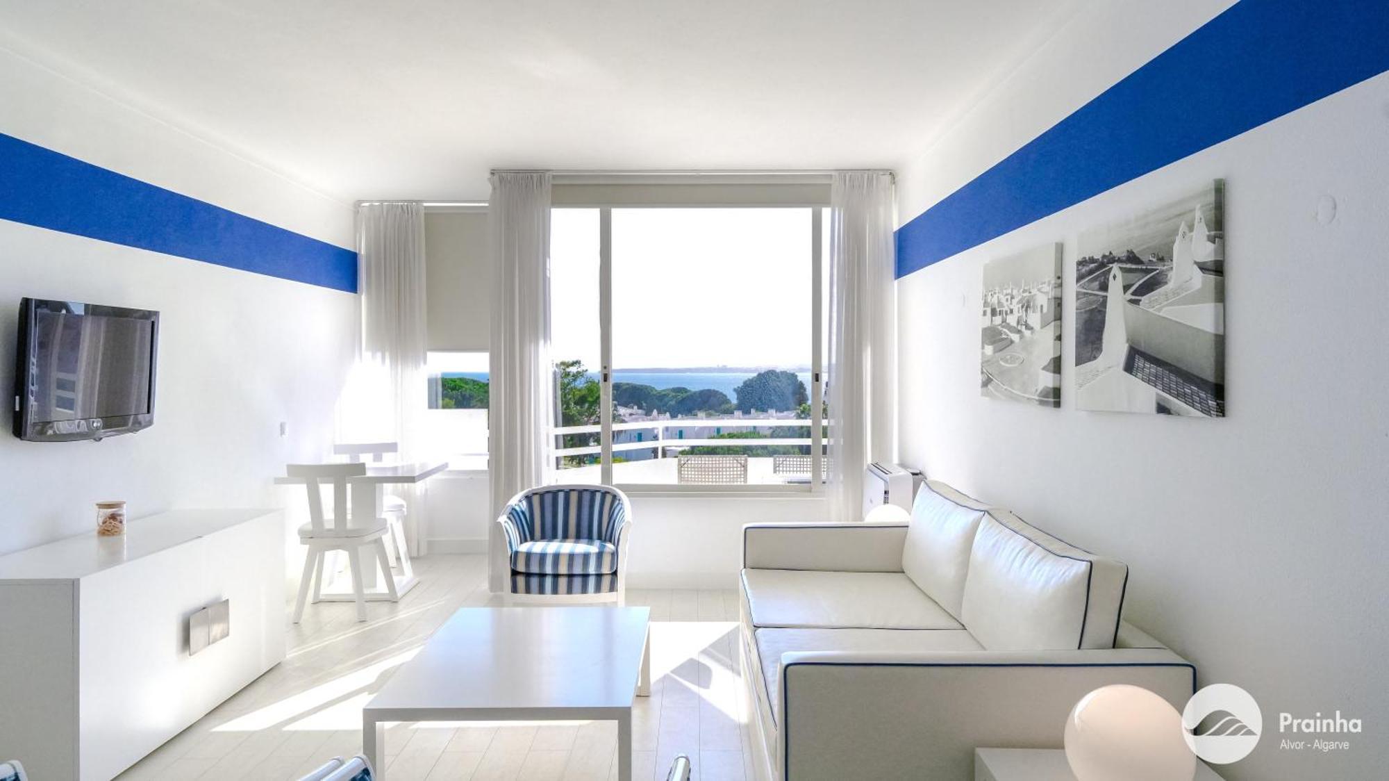 Master One-Bedroom Apartment Sea View