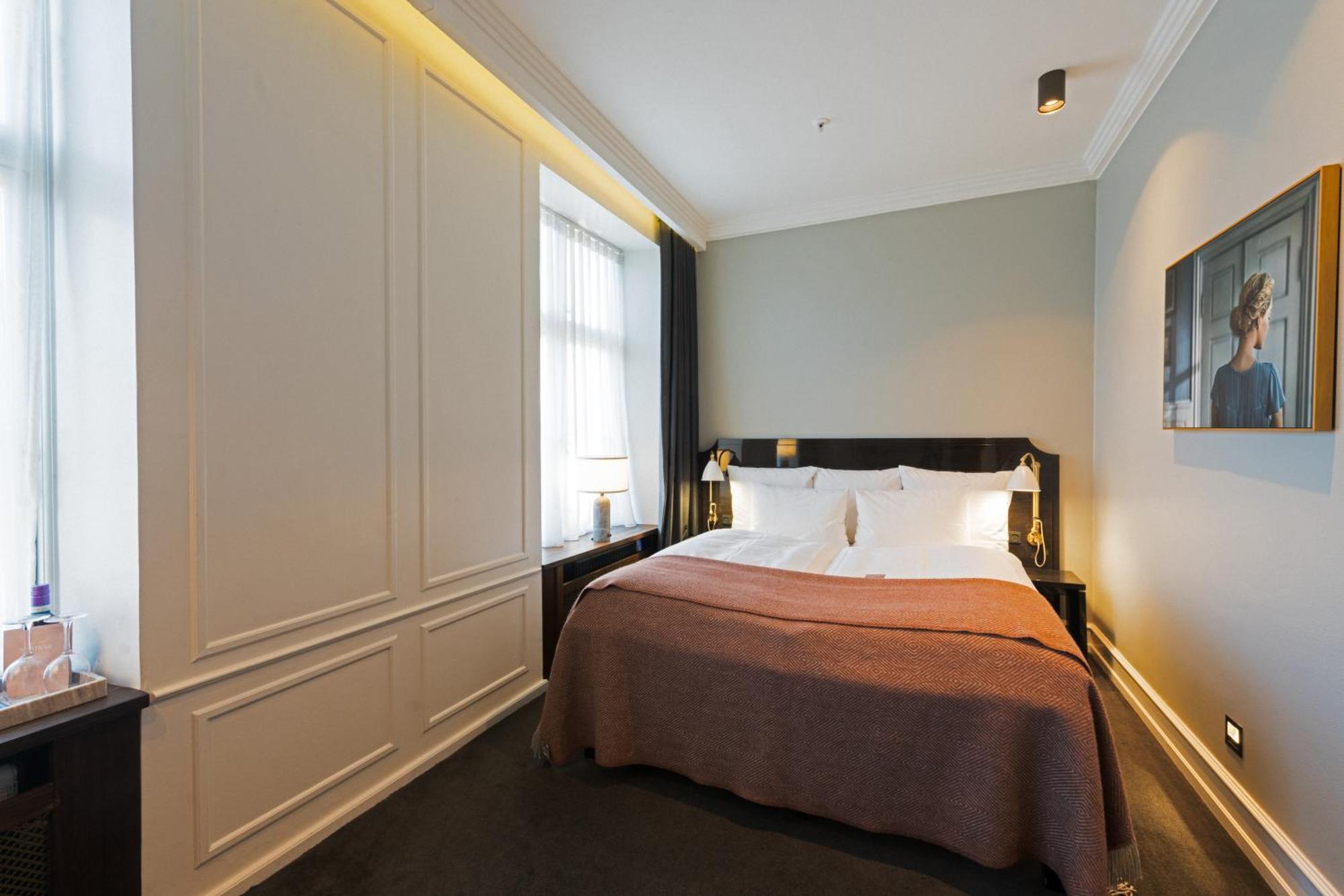 Medium Double Room