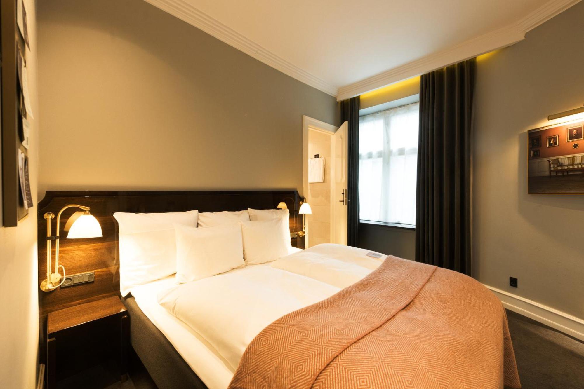 Medium Double Room
