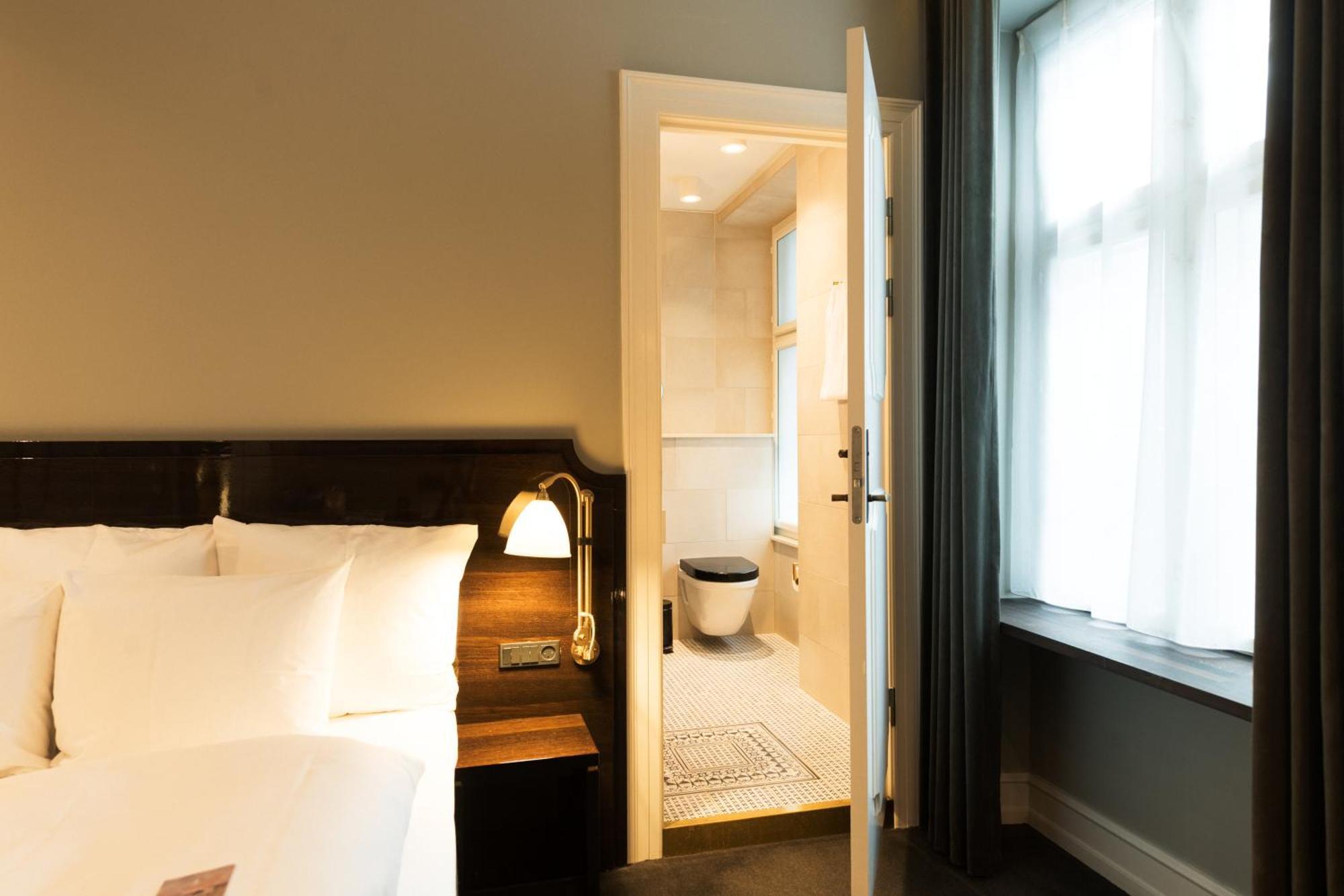 Medium Double Room