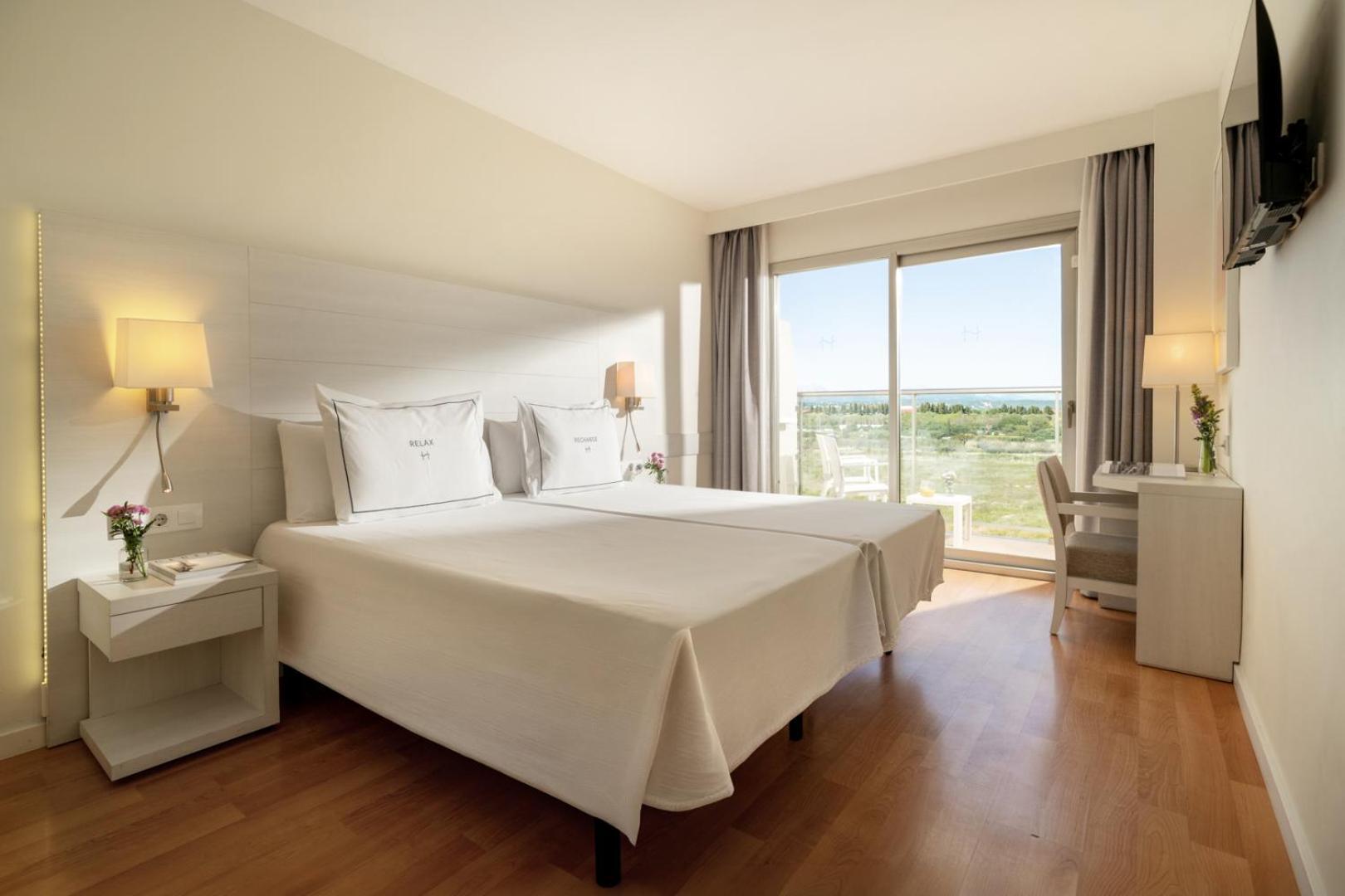 Budget Twin Room Balcony