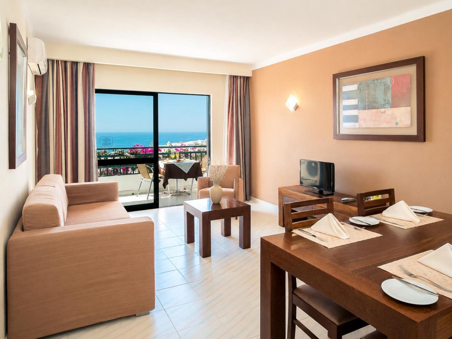 One-Bedroom Apartment Cerro Mar Atlantico