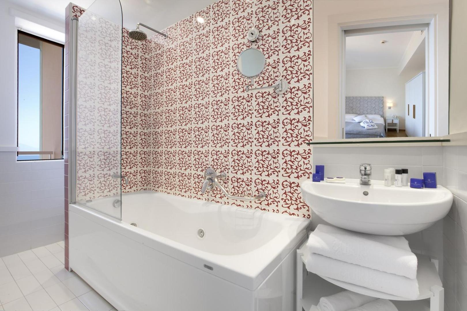 Double or Twin Room Sea View