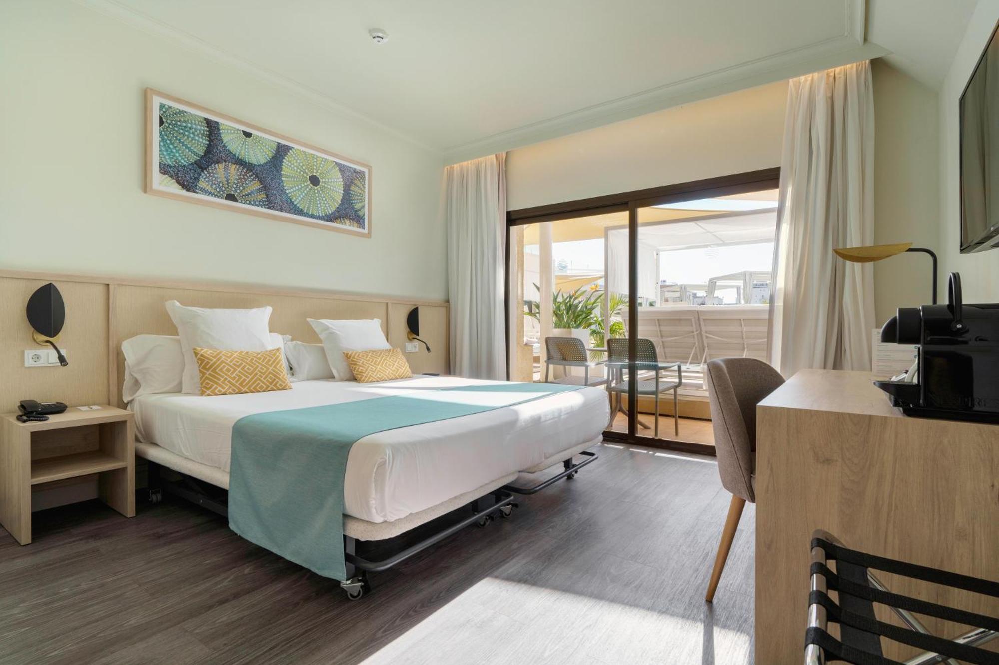 Premium Double Room Bali Bed My Favorite Club