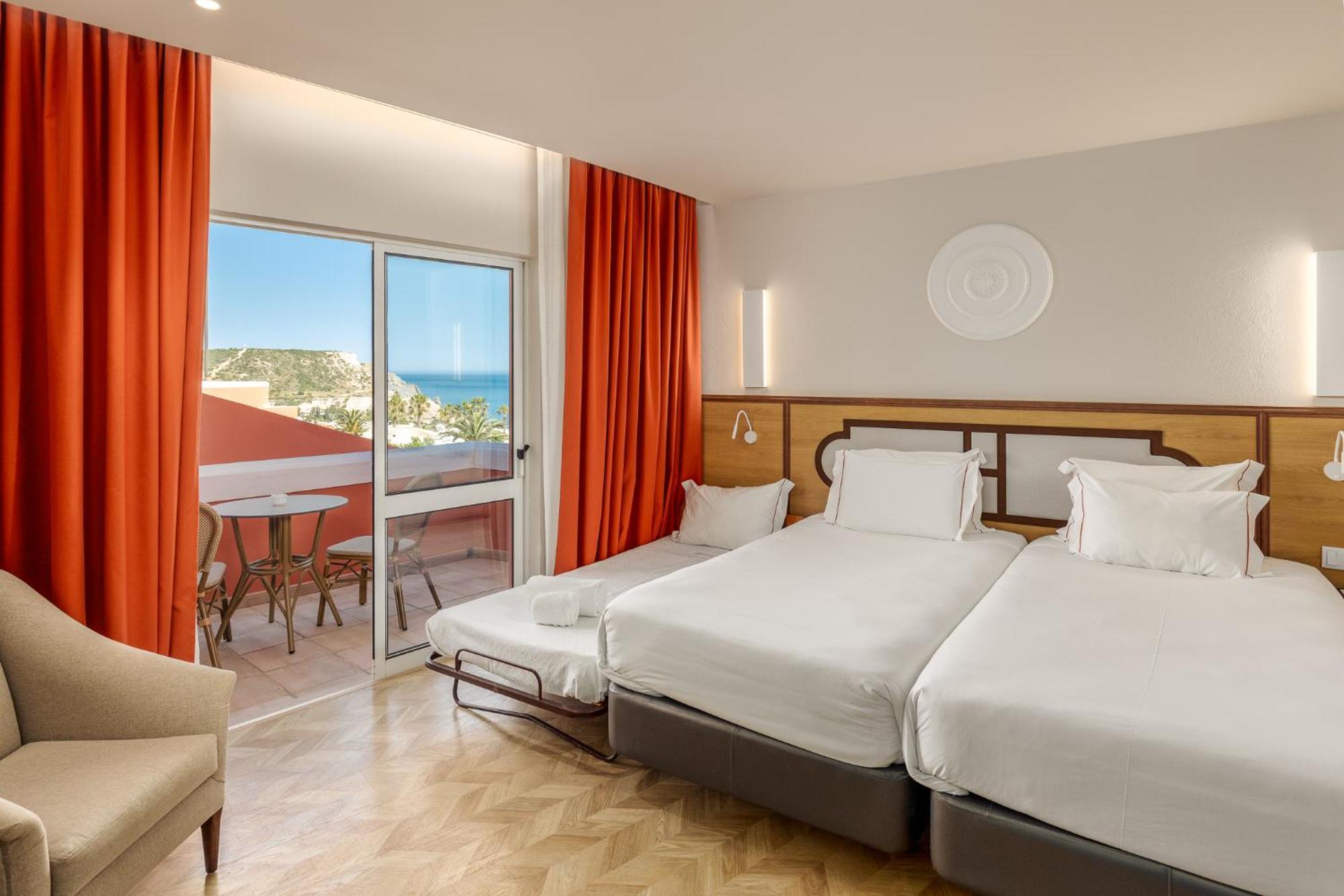 Large Twin Room Sea View