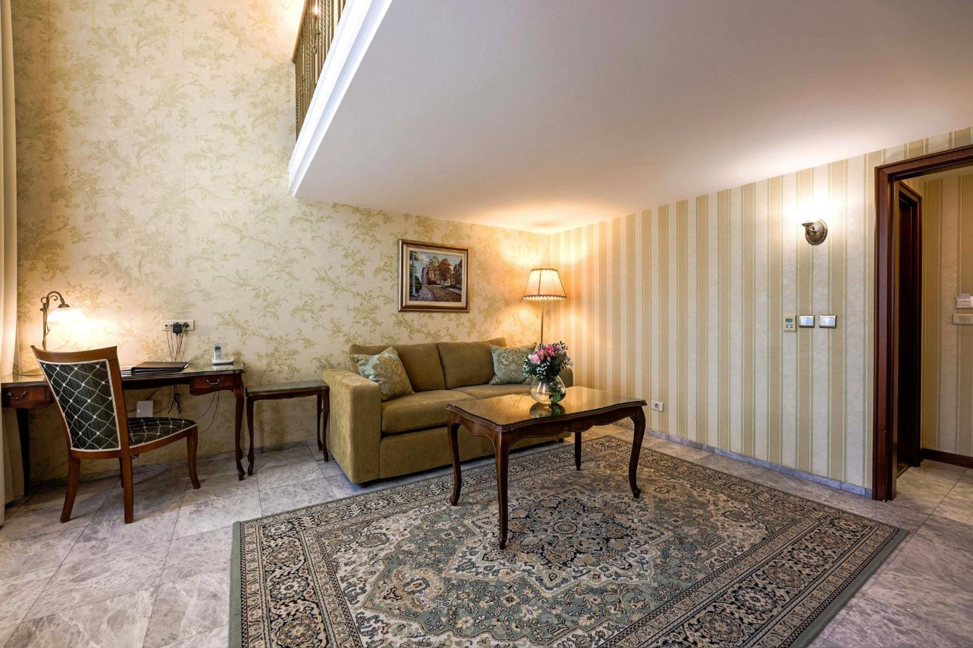Superior Duplex Room