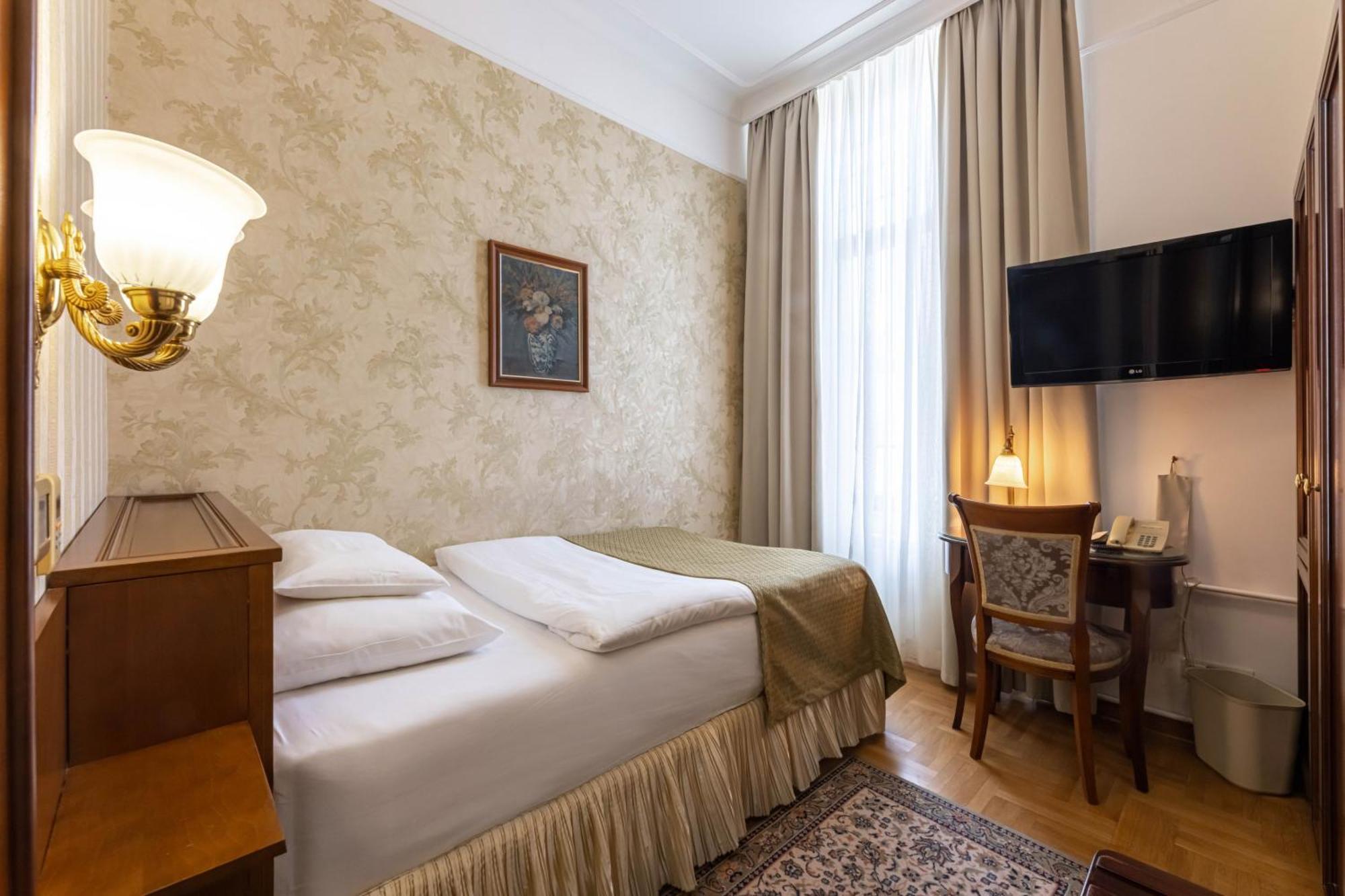 Classic Single Room