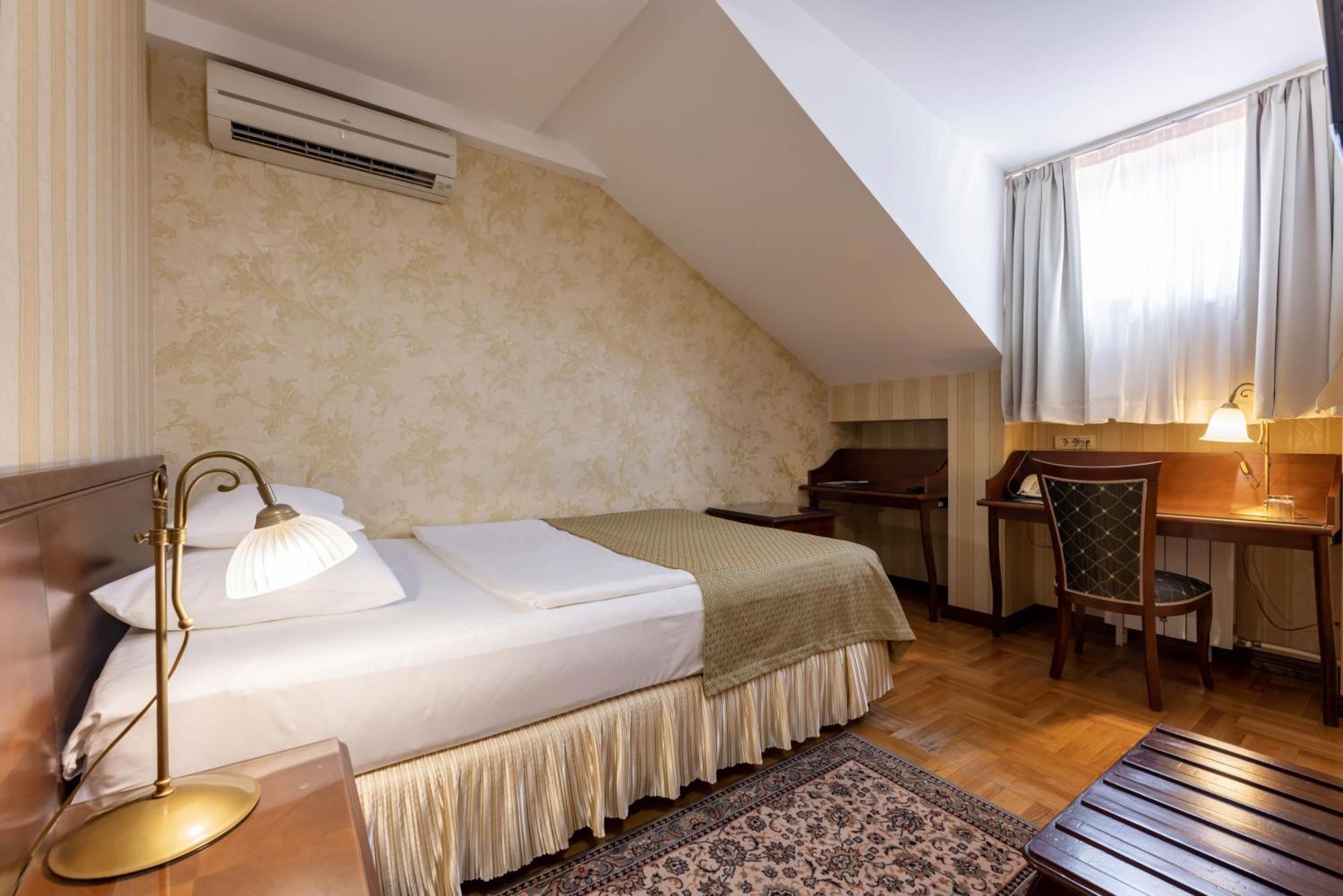 Classic Single Room