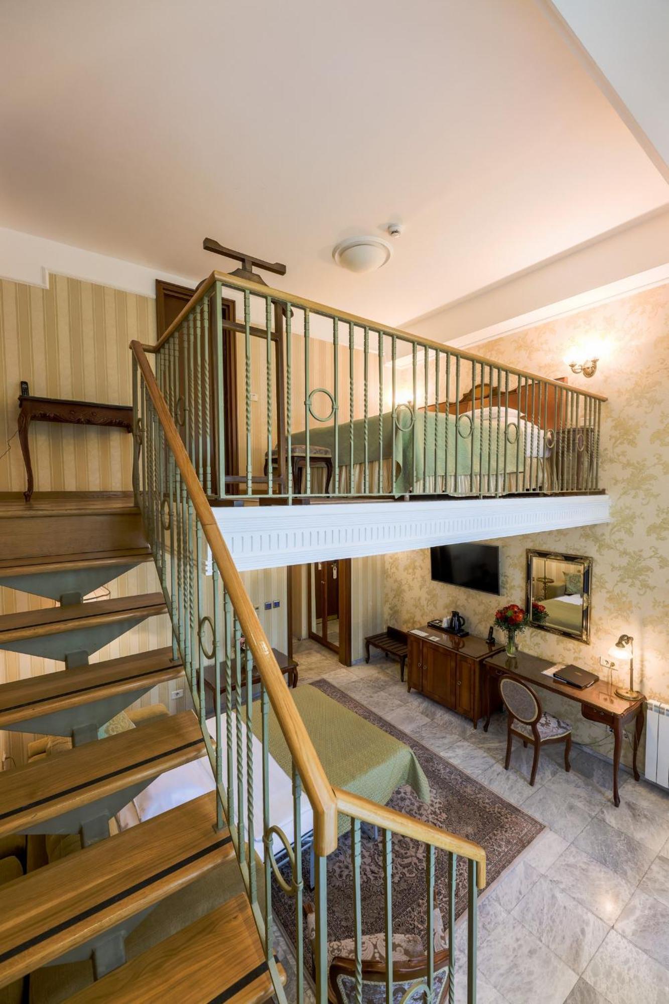 Superior Duplex Room