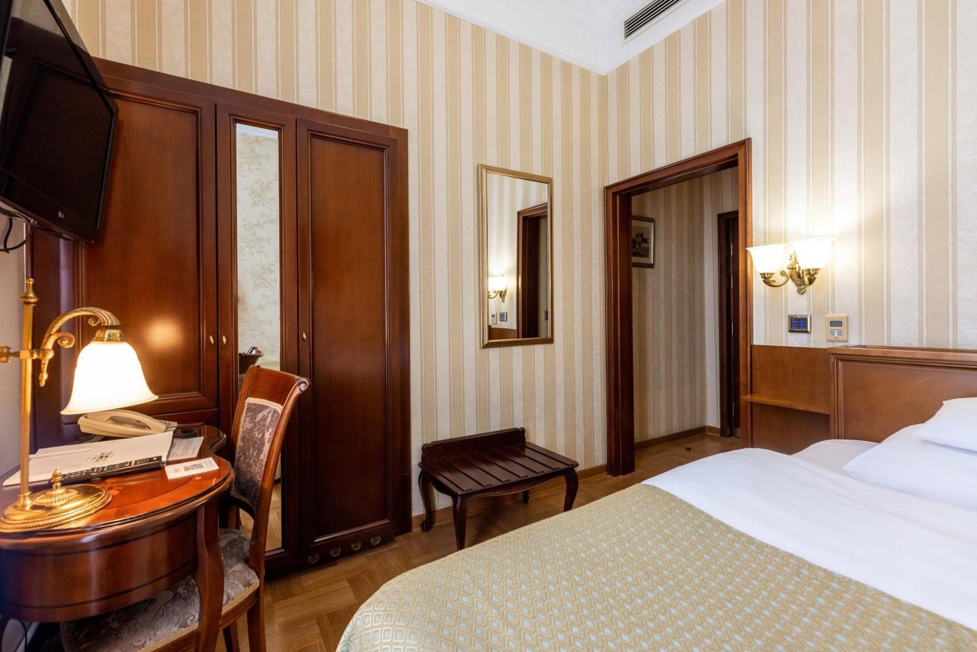 Classic Single Room