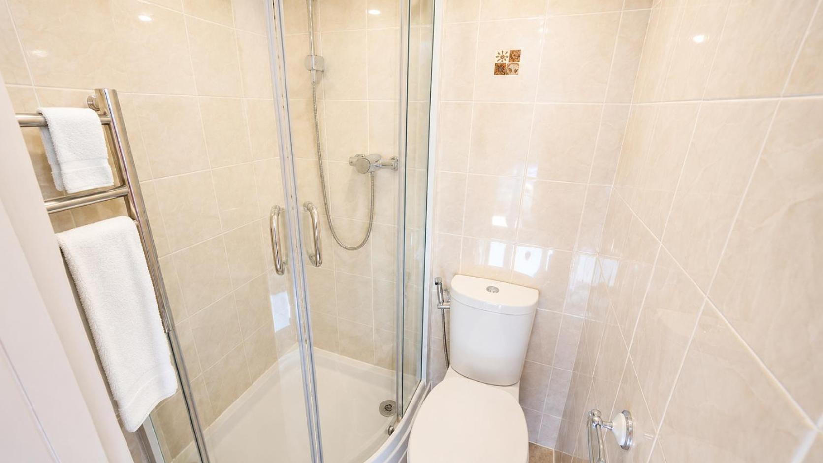 Standard Single Room Shower,1771534640:JPEG