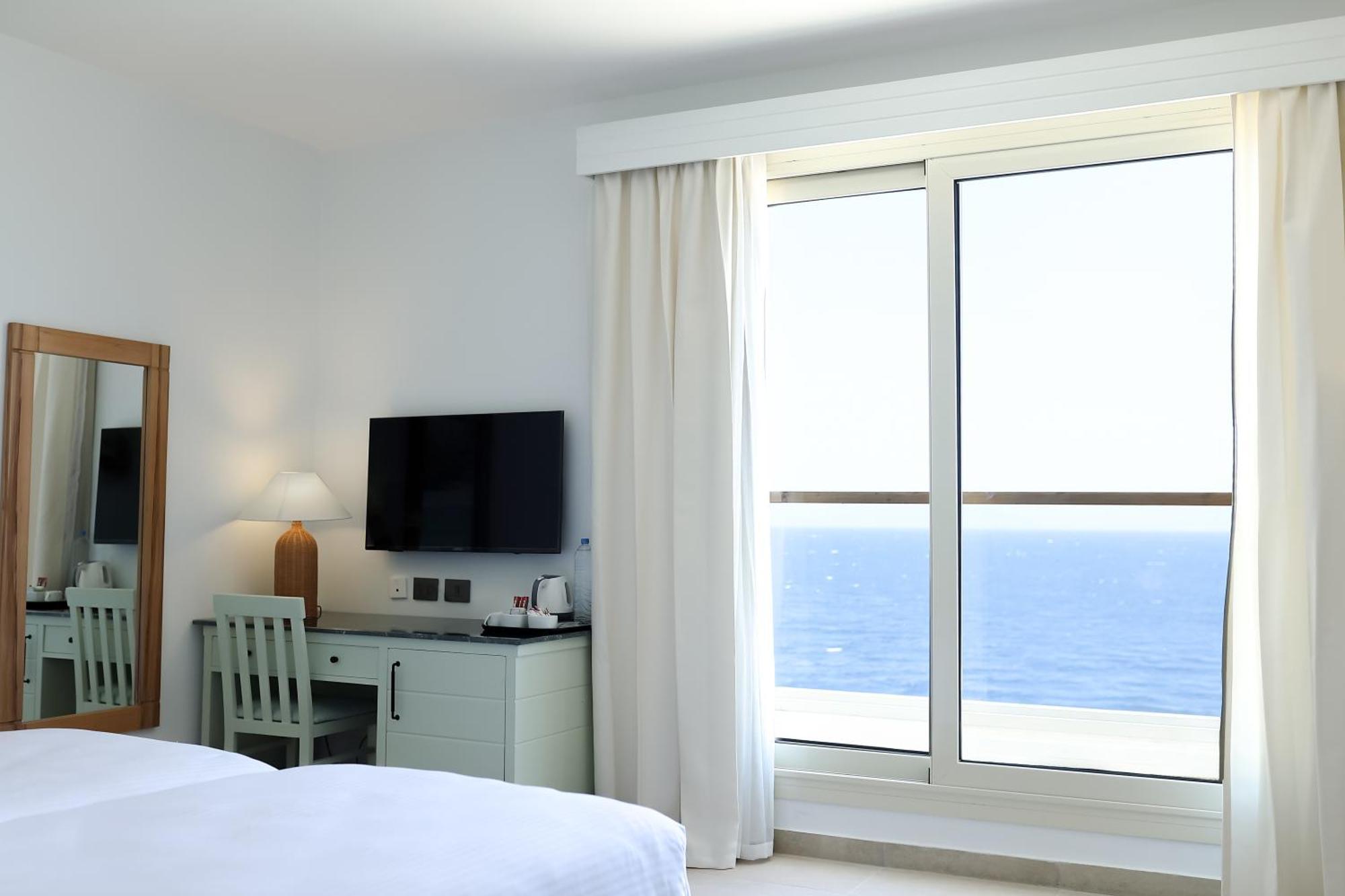 Superior Front Sea View Room