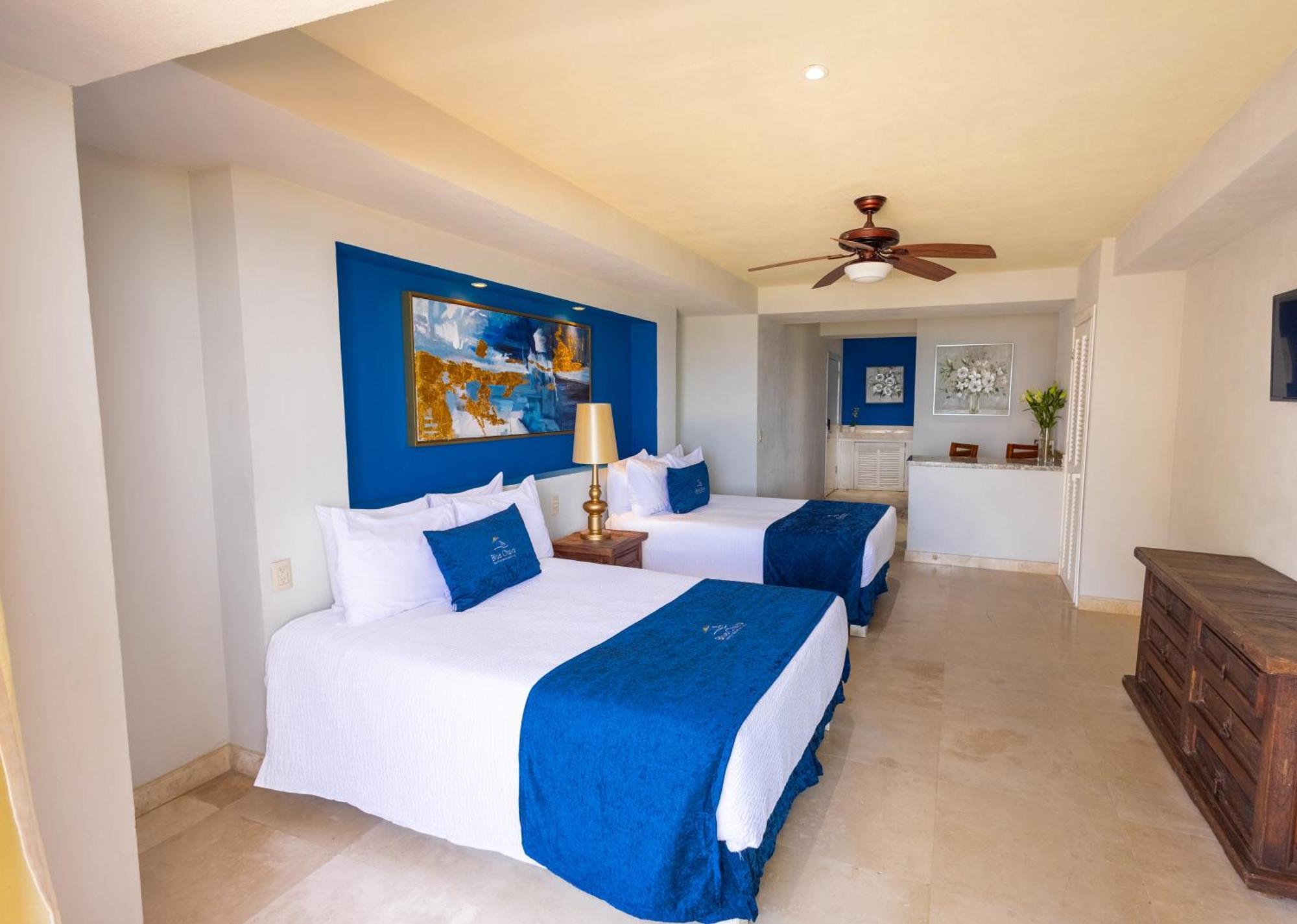 Blue Splendor Oceanfront 2 Queen Beds
