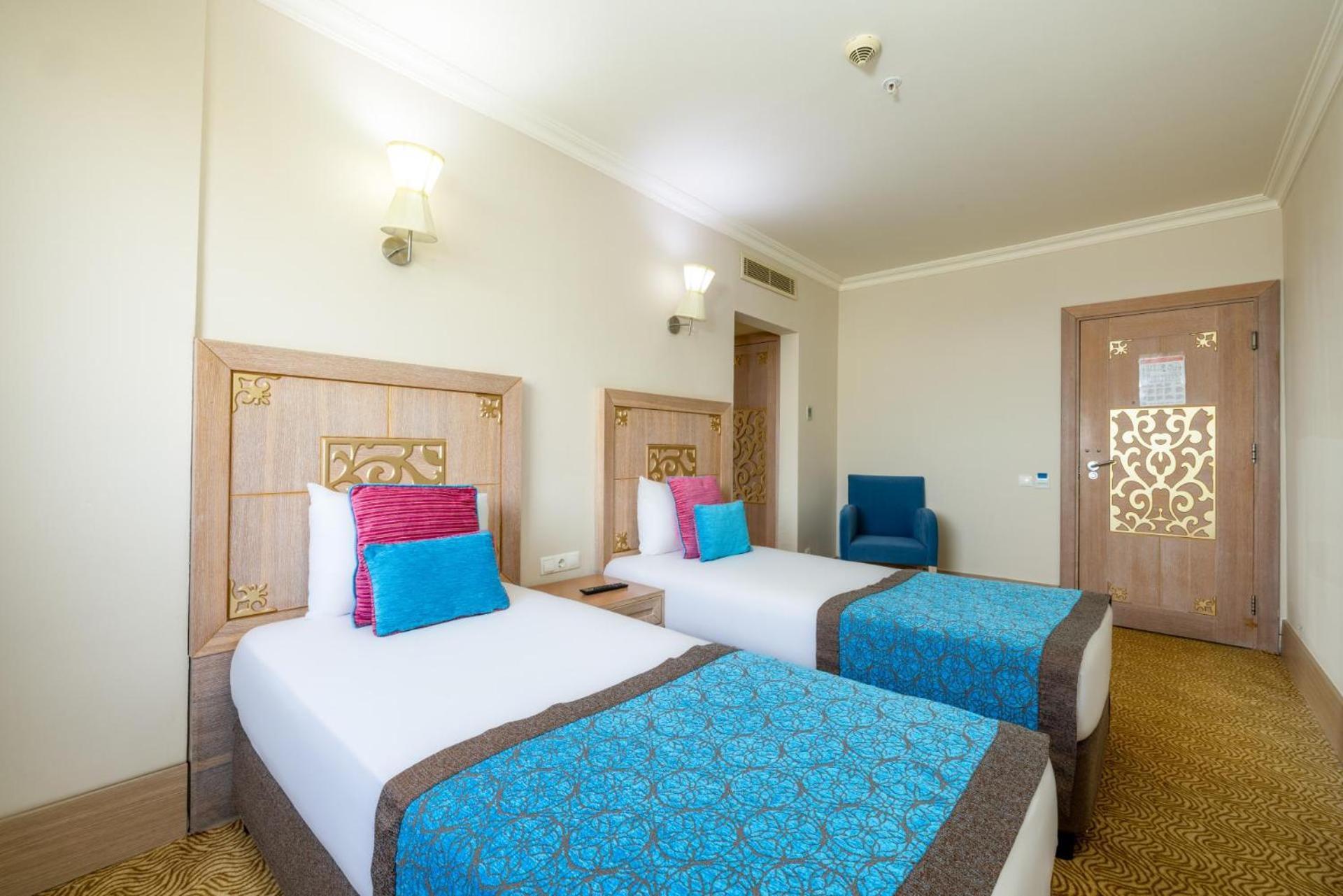 Double or Twin Room Partial Sea View