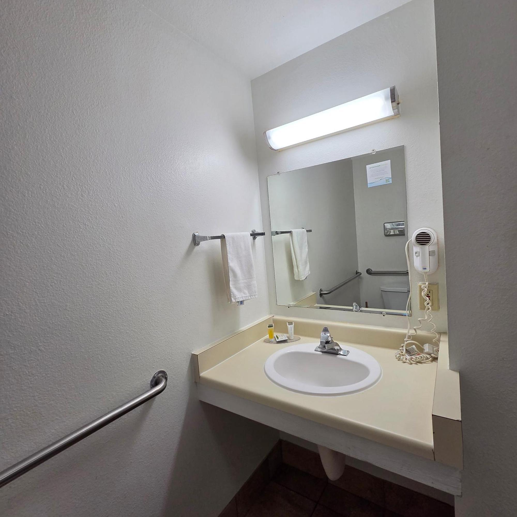 King Room Mobility Access or Non-Smoking