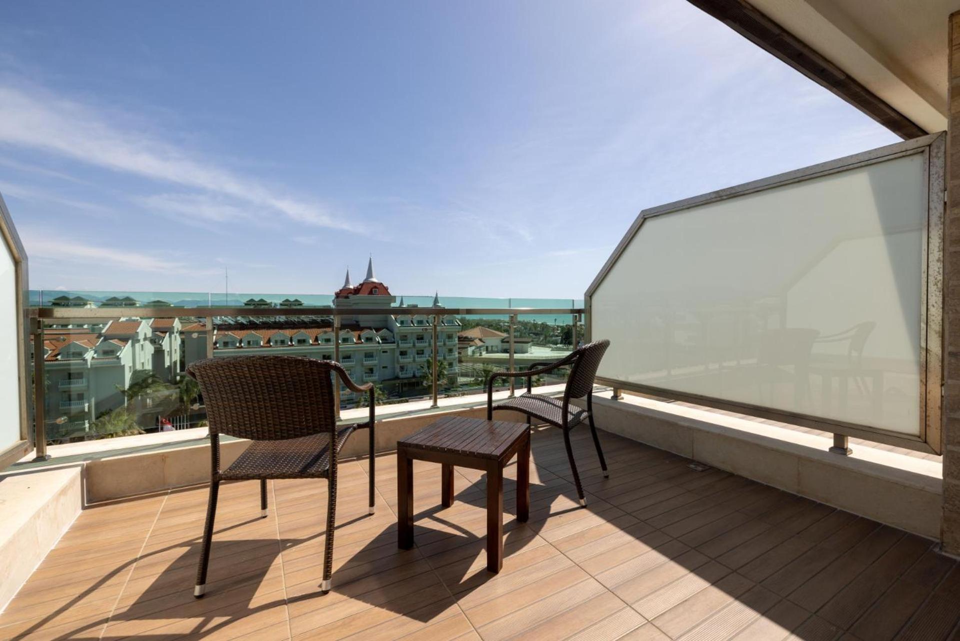 Standard Triple Room Side Sea View