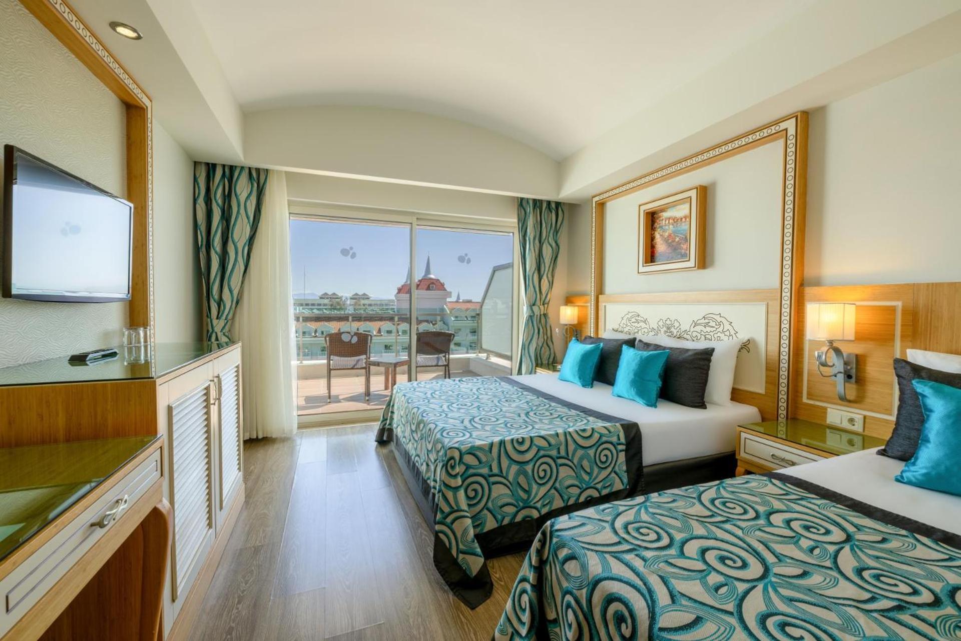 Standard Triple Room Side Sea View