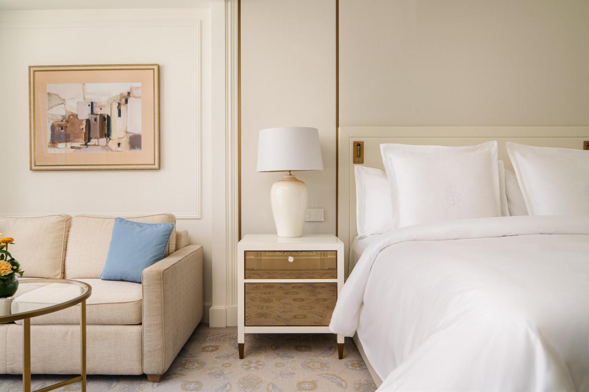 Deluxe King Room City View