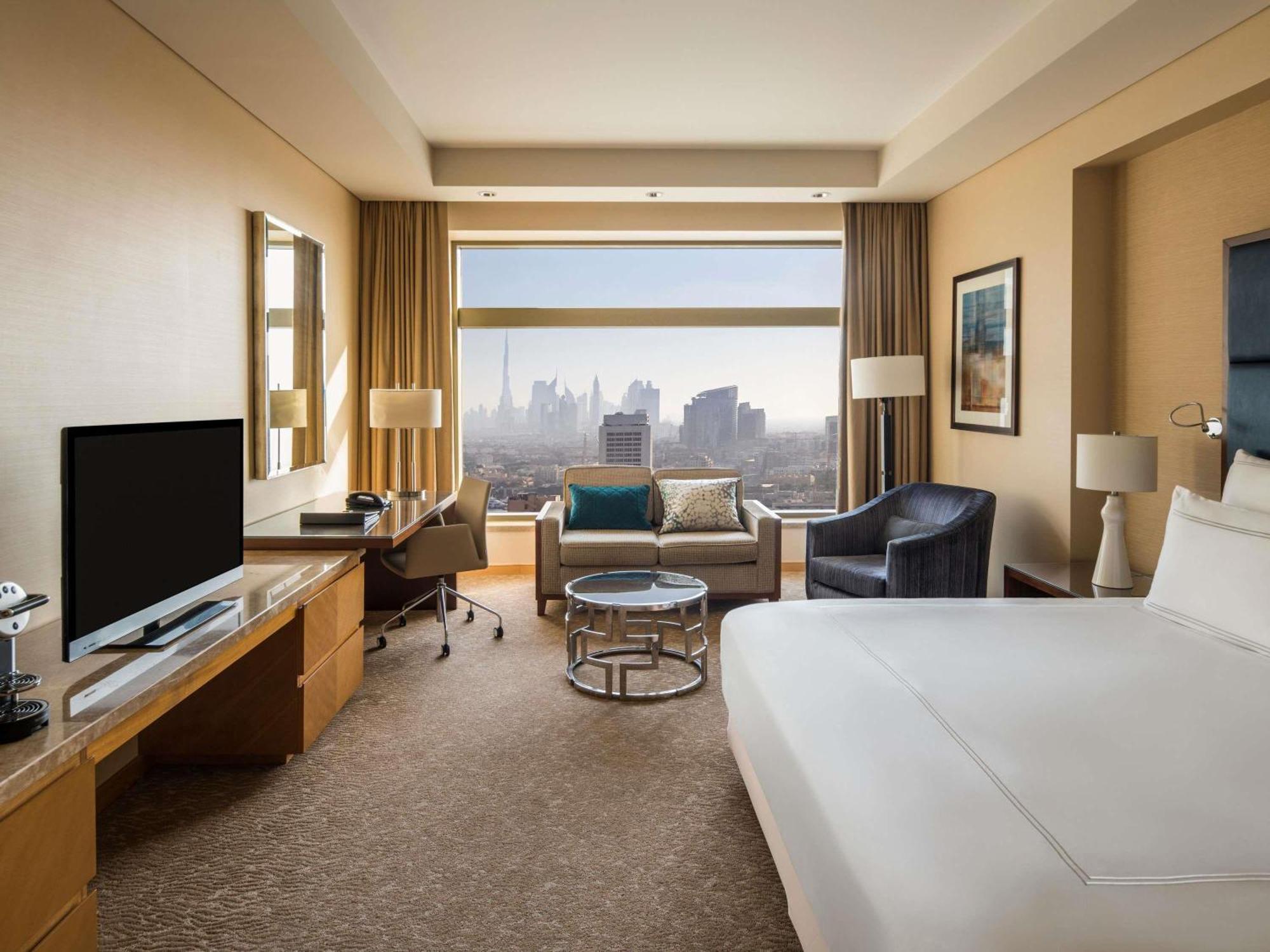 Deluxe Room King City View