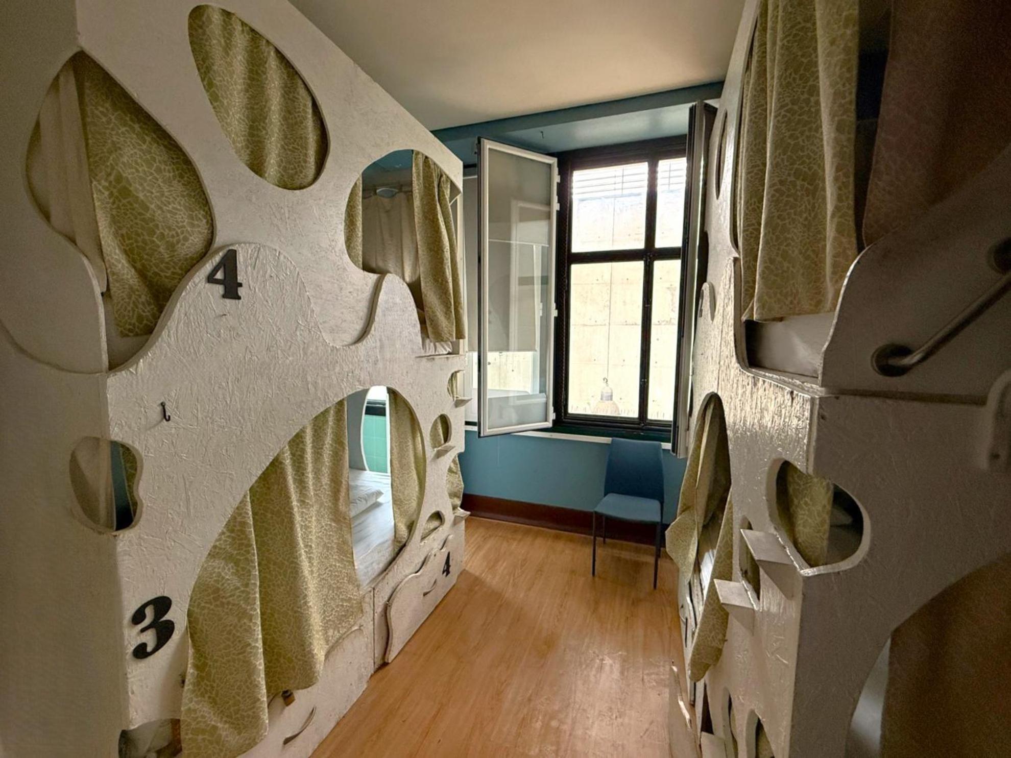 Bed 6-Bed Mixed Dormitory Room