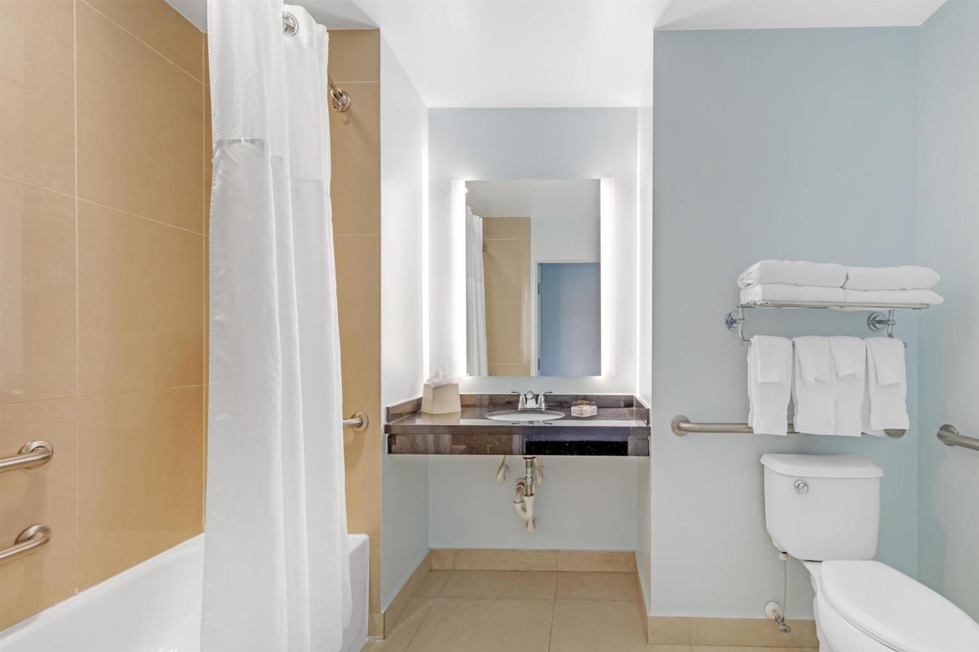 Queen Room Two Queen Beds Roll Shower Disability Access or Pet Friendly or Ground Floor