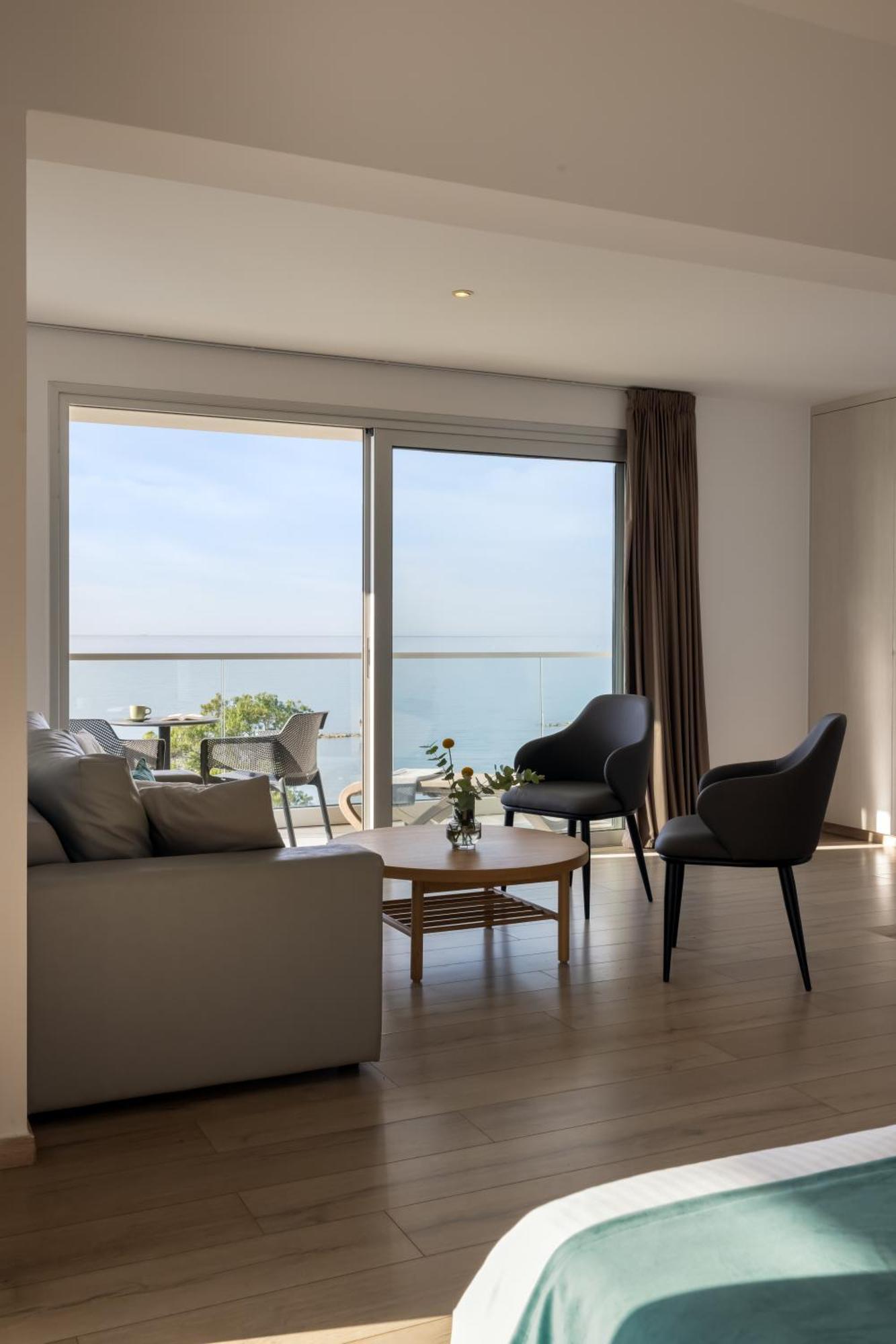 Sea View Suite (2 Adults + 1 Child)