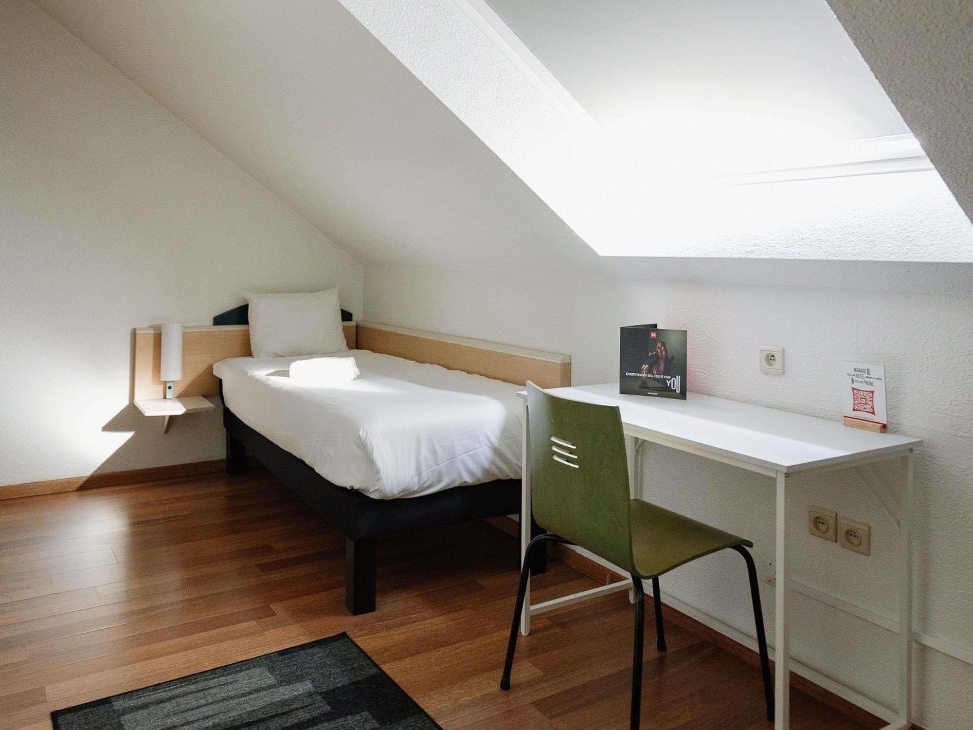 Triple Room One Double Single Bed or Three Single Beds