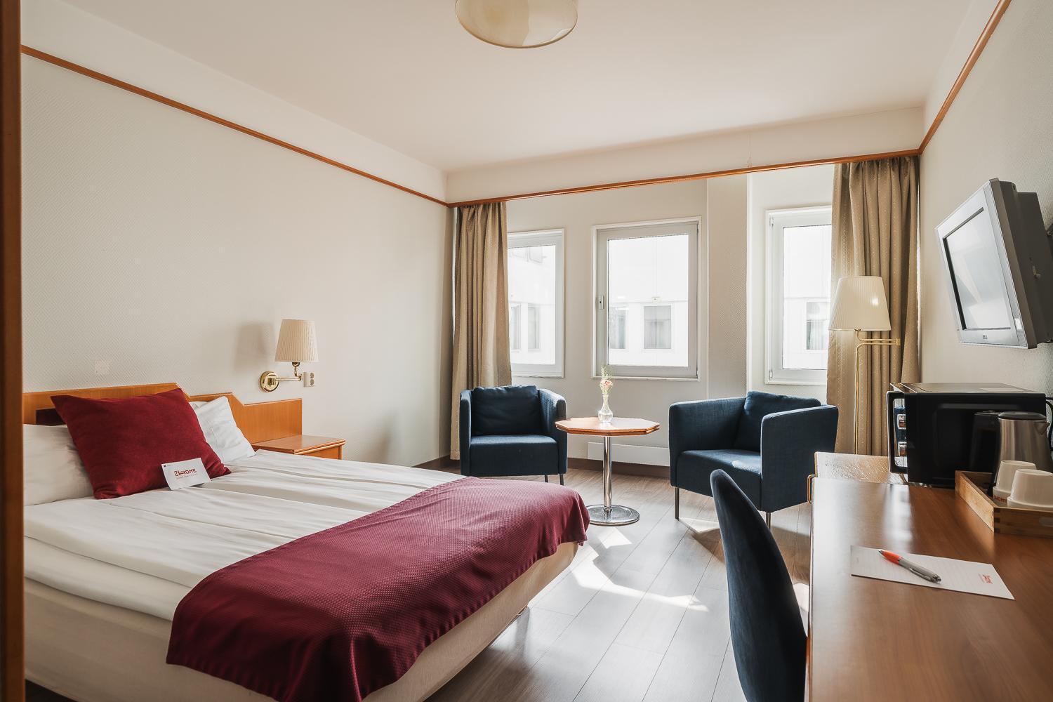 Small Double Room 140cm bed