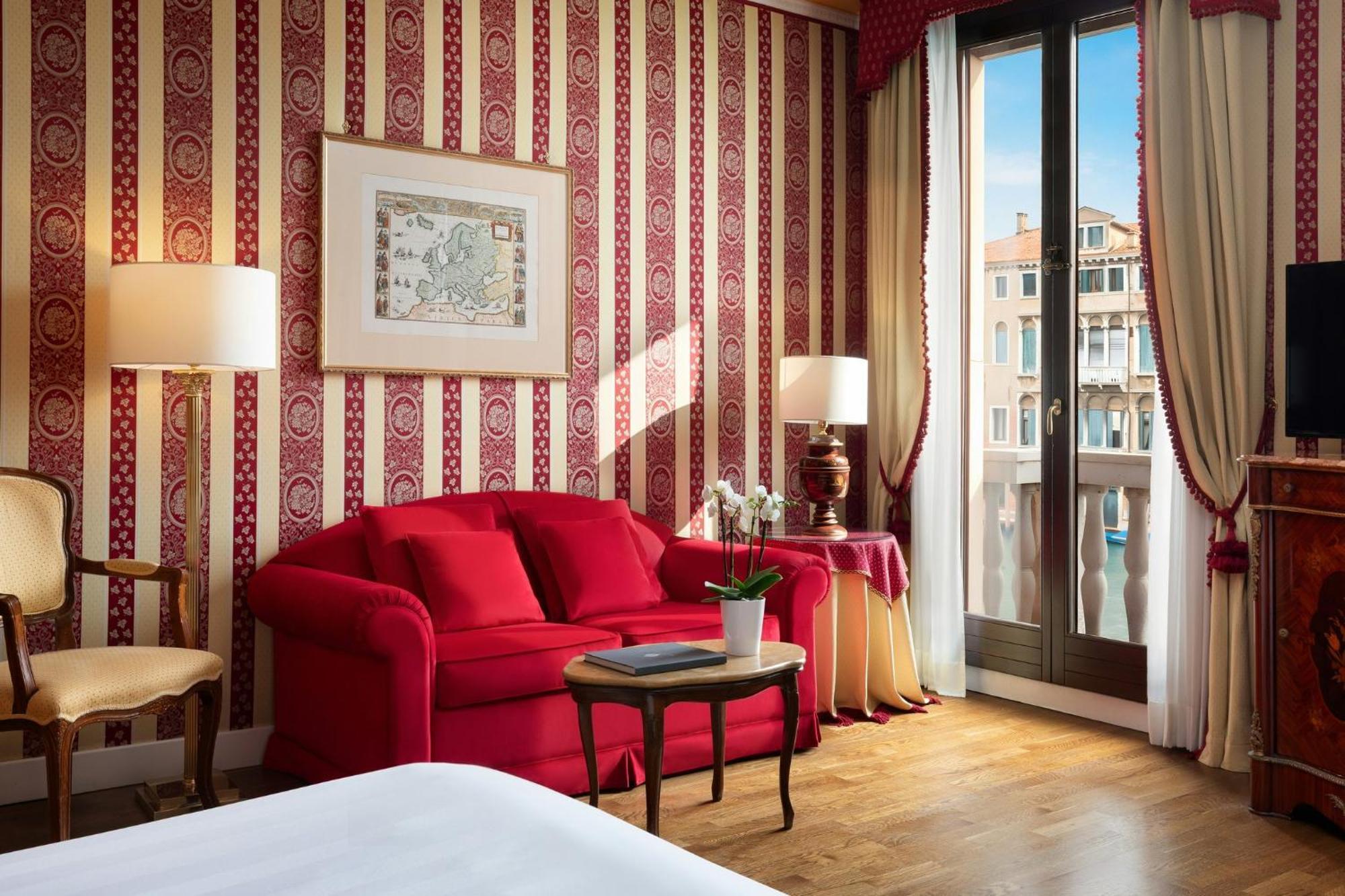 Exclusive Junior Suite Grand Canal View