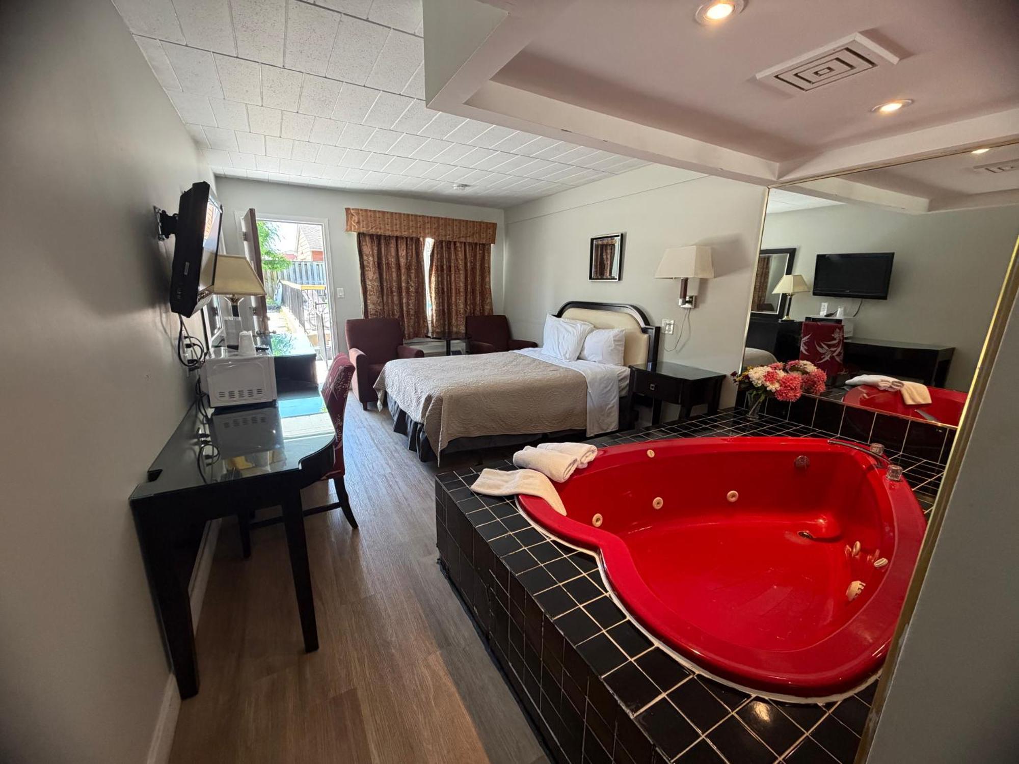 Queen Suite Spa Bath